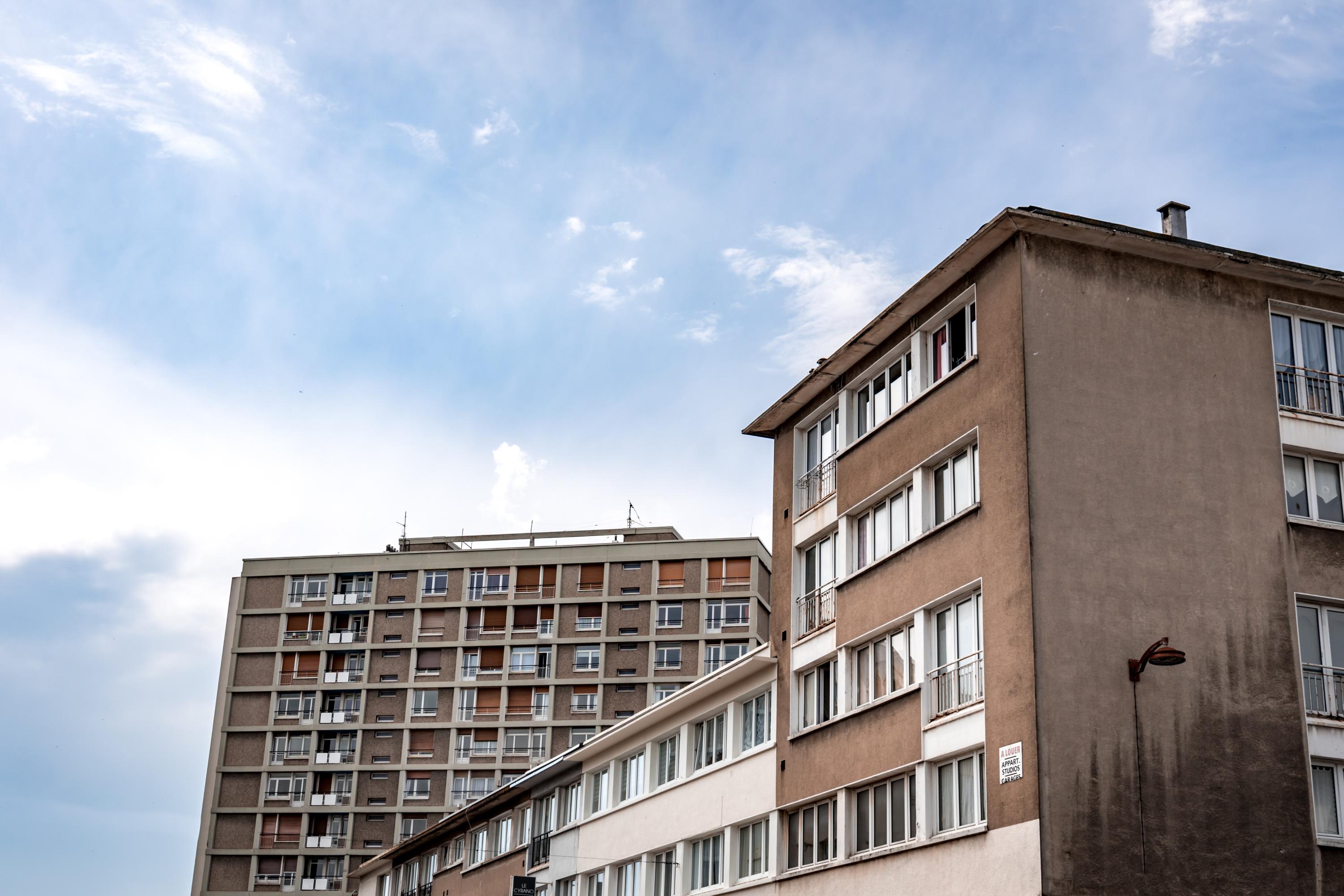 Le monde HLM fustige la politique du logement menée depuis l'élection de Macron