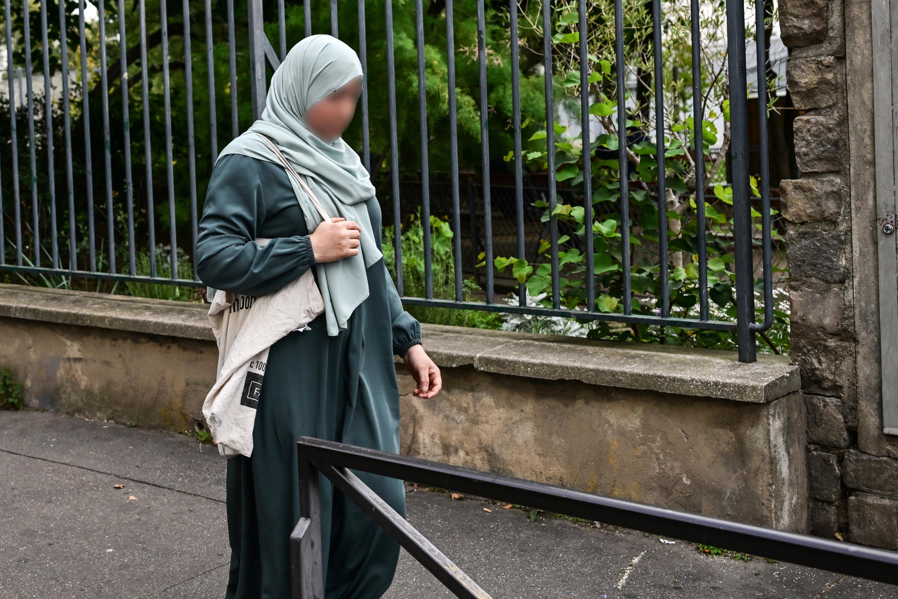 Le Conseil d’État confirme l'interdiction de l'abaya à l'école