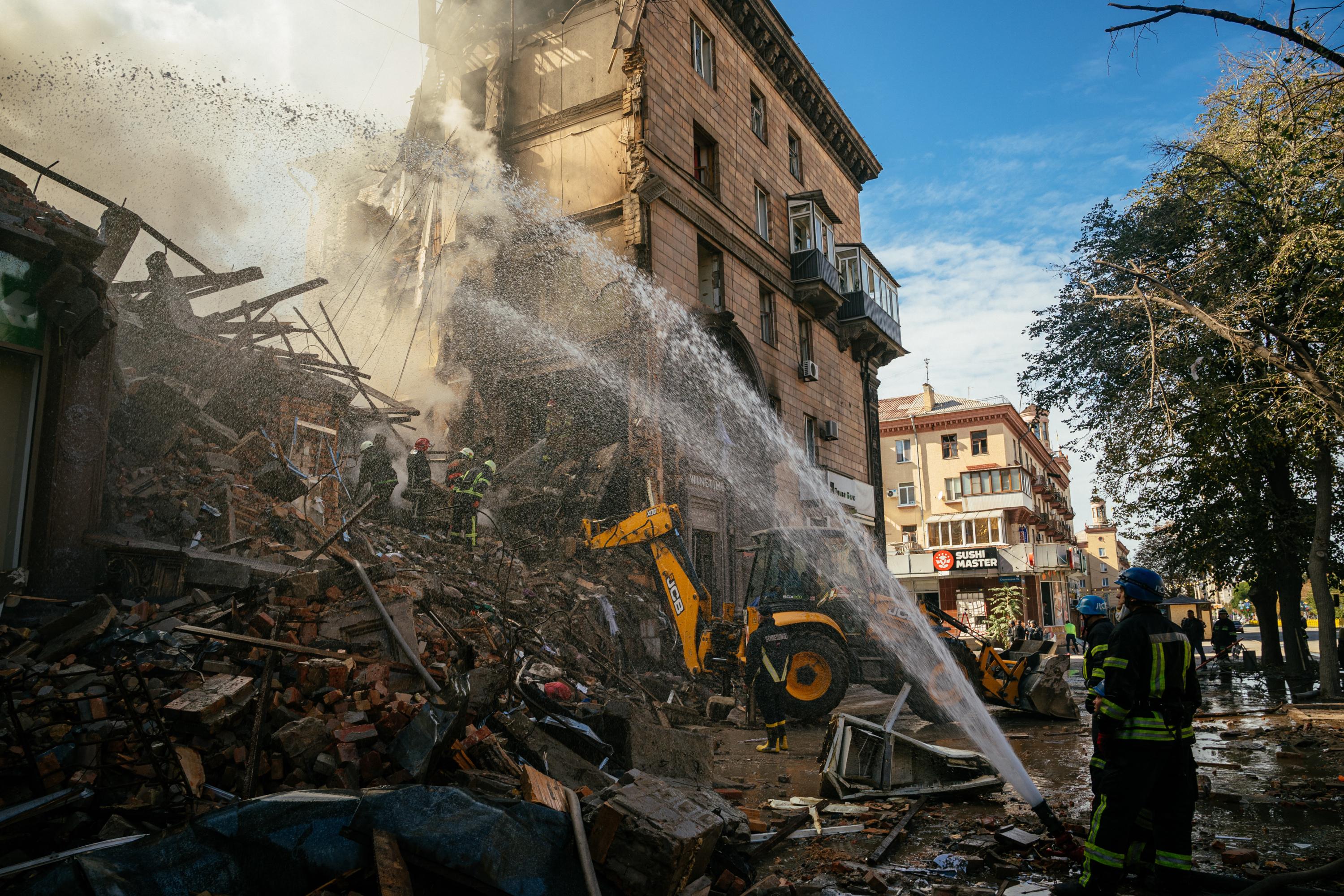 Ukraine : au moins 11 blessés après des bombardements russes sur Zaporijjia