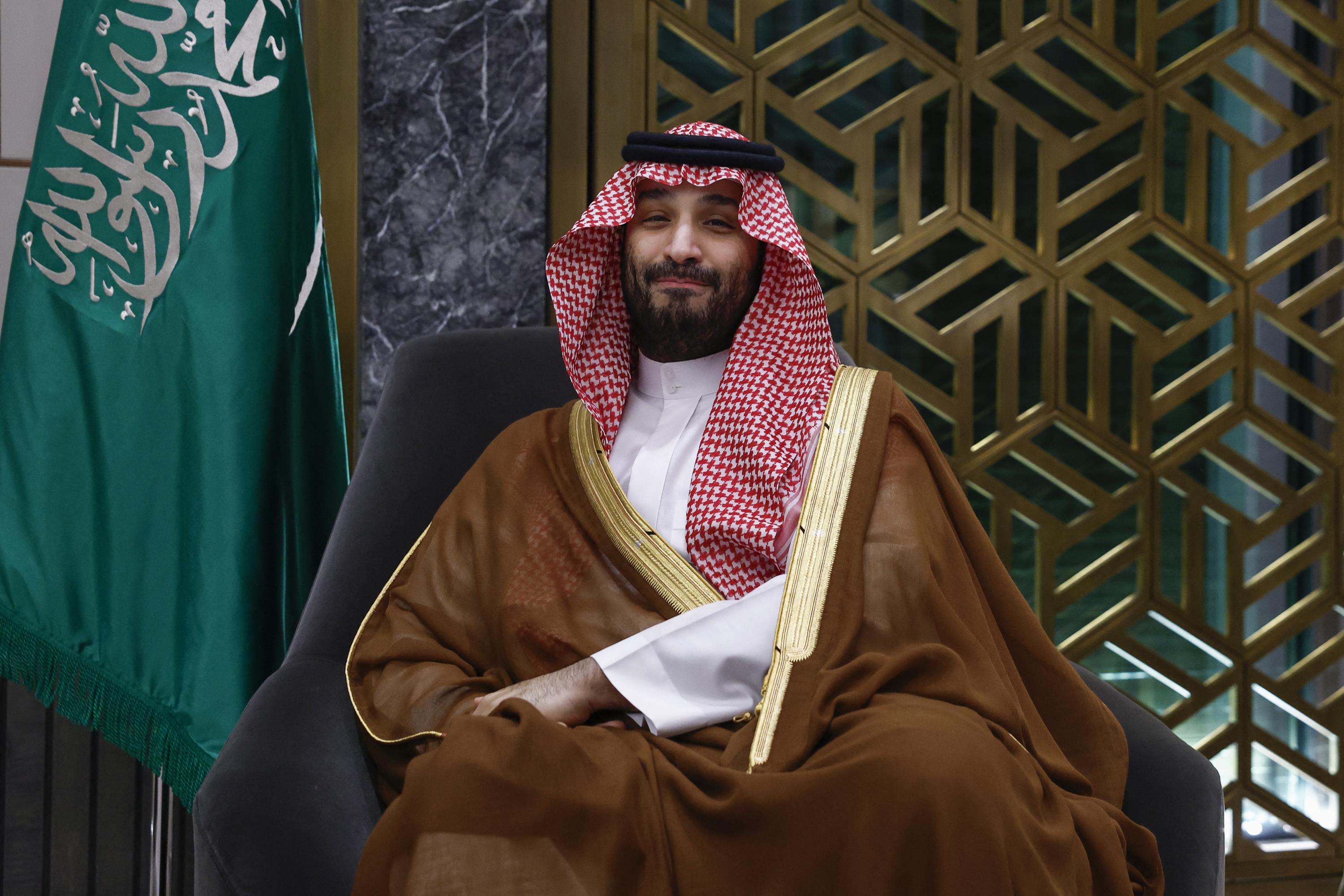 Arabie saoudite: le prince héritier rassure sur la santé du roi Salman