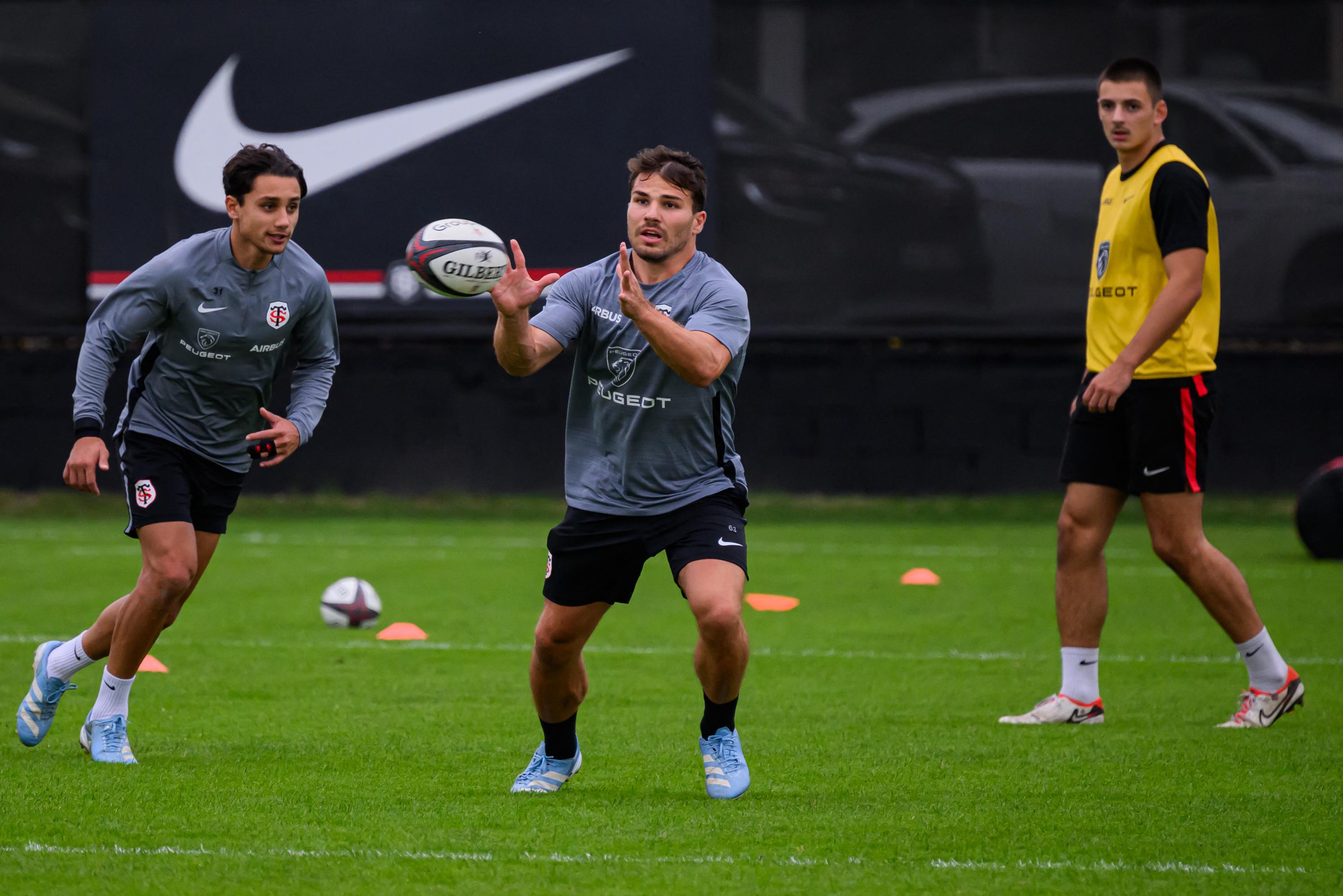 Top 14 : Antoine Dupont à la rescousse du Stade Toulousain