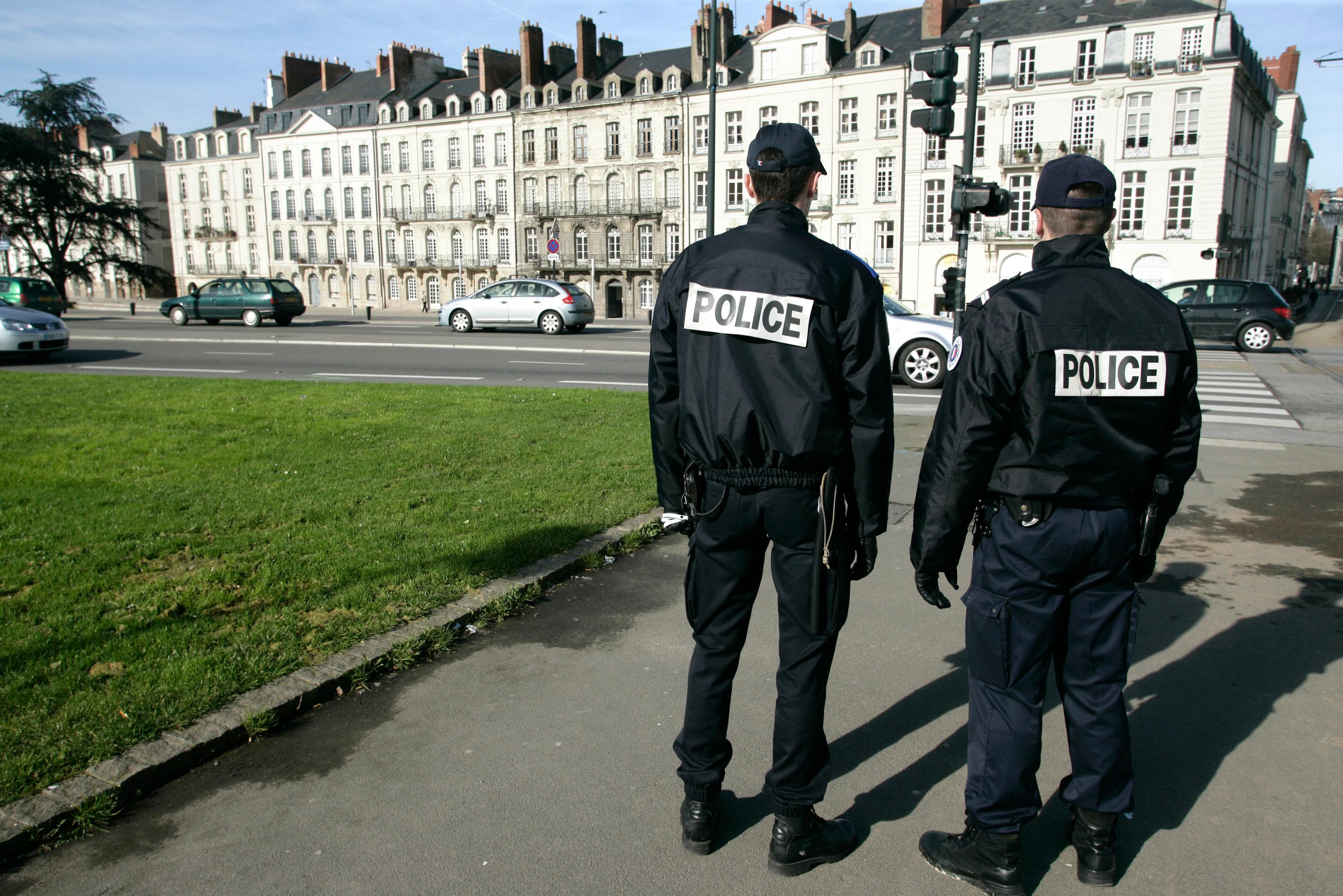 Loire-Atlantique : un policier et un homme armé blessés lors d'une intervention