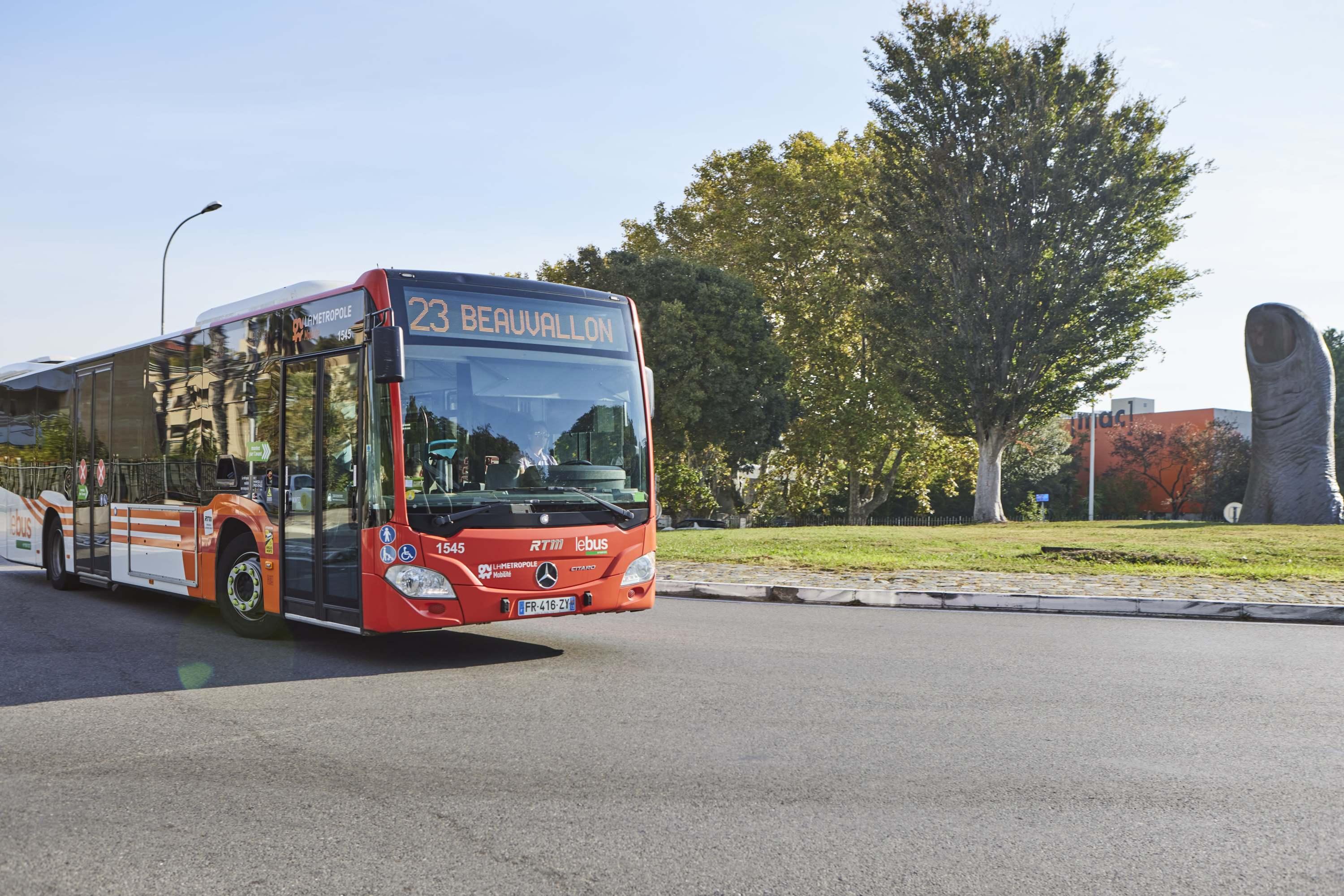 Marseille : par peur des règlements de comptes, certains bus dévient leurs trajets au gré des dealers