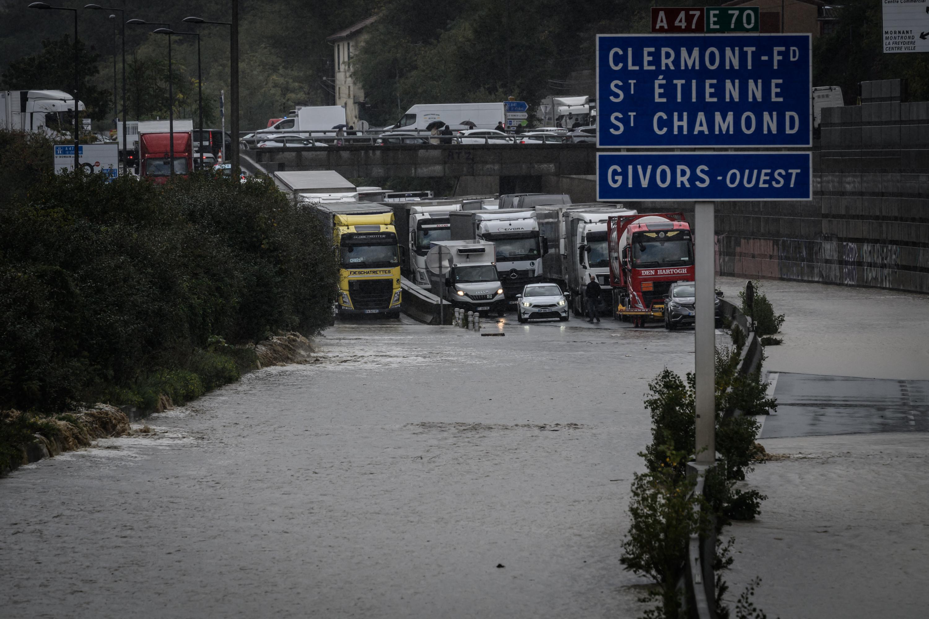 Après les inondations, la ligne de train Lyon/Saint-Étienne toujours à l'arrêt