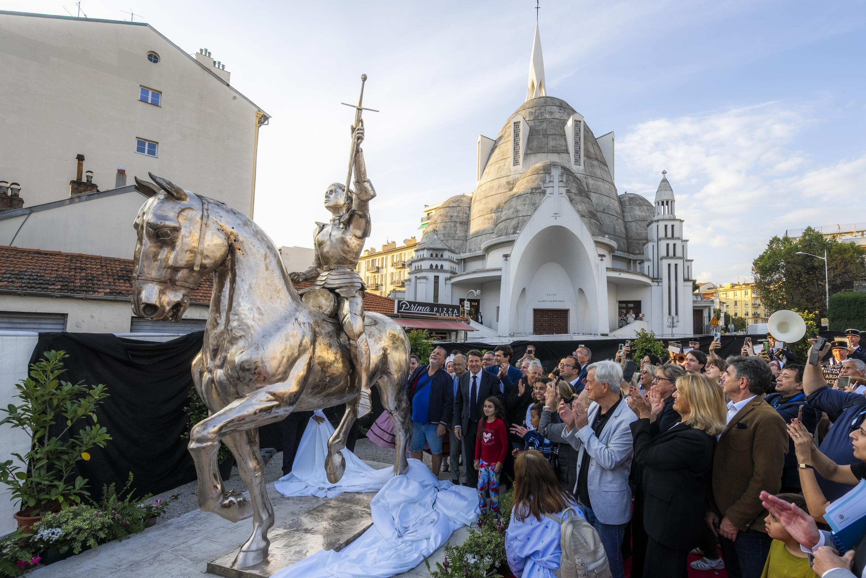 À Nice, une statue de Jeanne d’Arc à 170.000 euros dévoilée lors de l’inauguration d’un parking