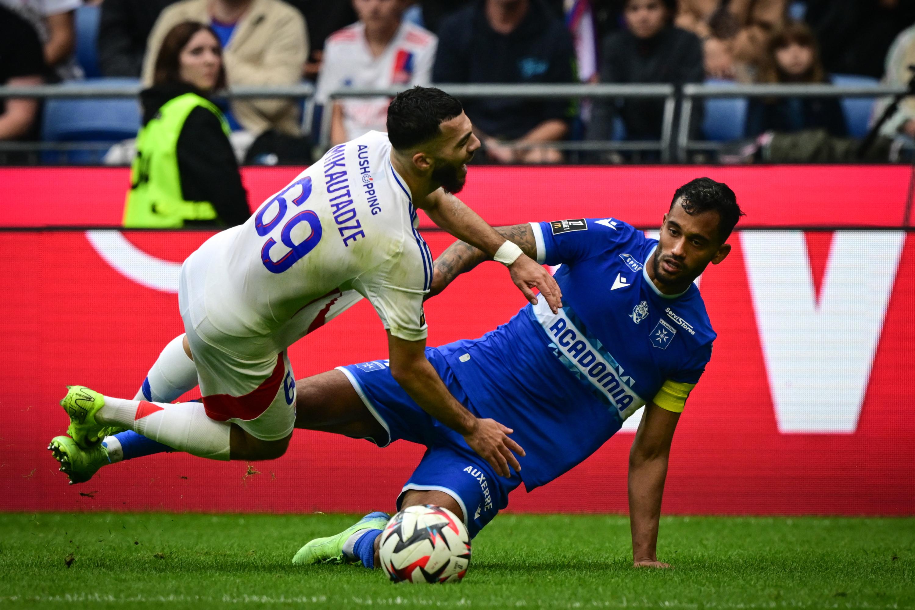 EN DIRECT - Lyon-Auxerre&nbsp;: l’AJA égalise grâce à un ancien Lyonnais et relance le match