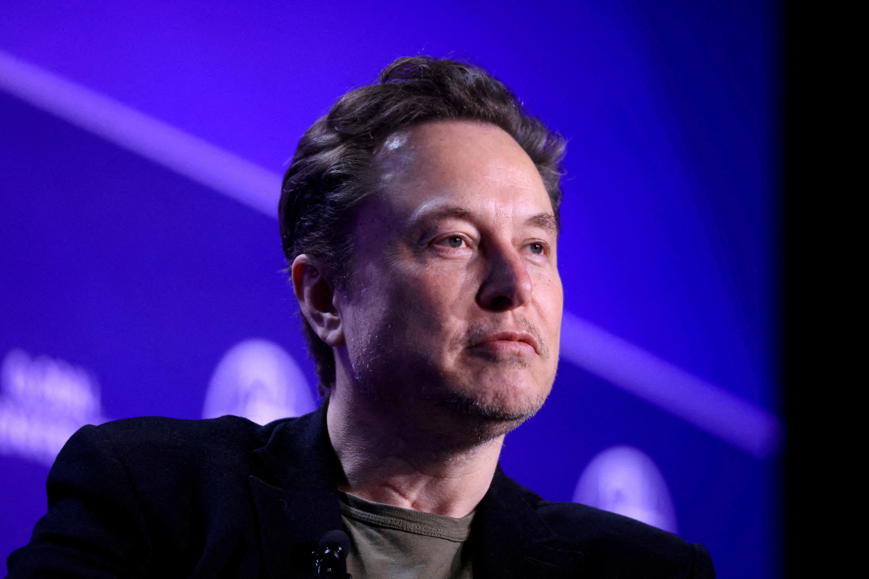 «Nihiliste», «woke» : Elon Musk alerte les Saoudiens contre l'intelligence artificielle développée aux États-Unis