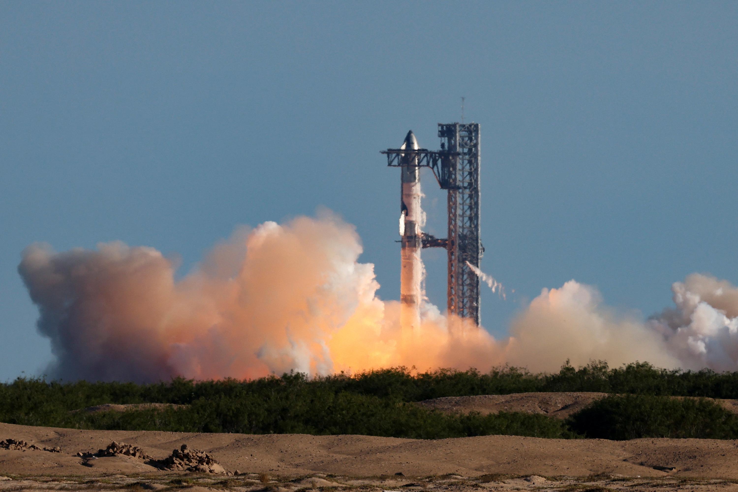 SpaceX échoue à récupérer le premier étage de sa mégafusée Starship, qui finit sa course en mer