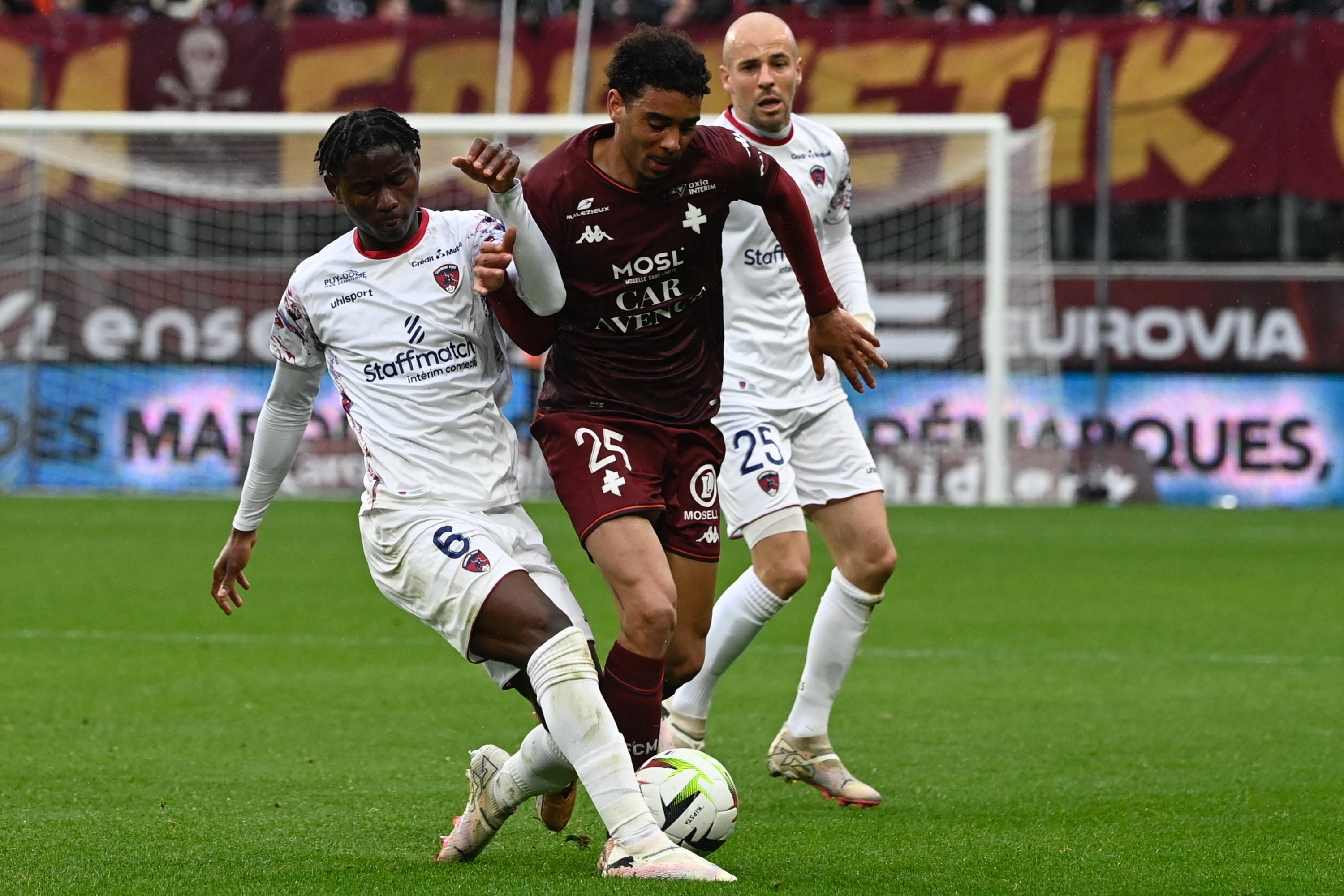 Ligue 2: Metz et Guingamp se rapprochent de la tête