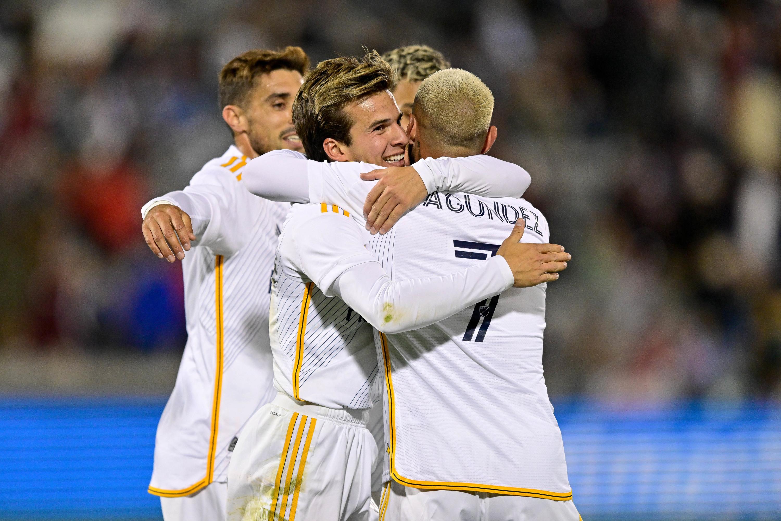 Football : les Los Angeles Galaxy et Orlando en finales de conférence