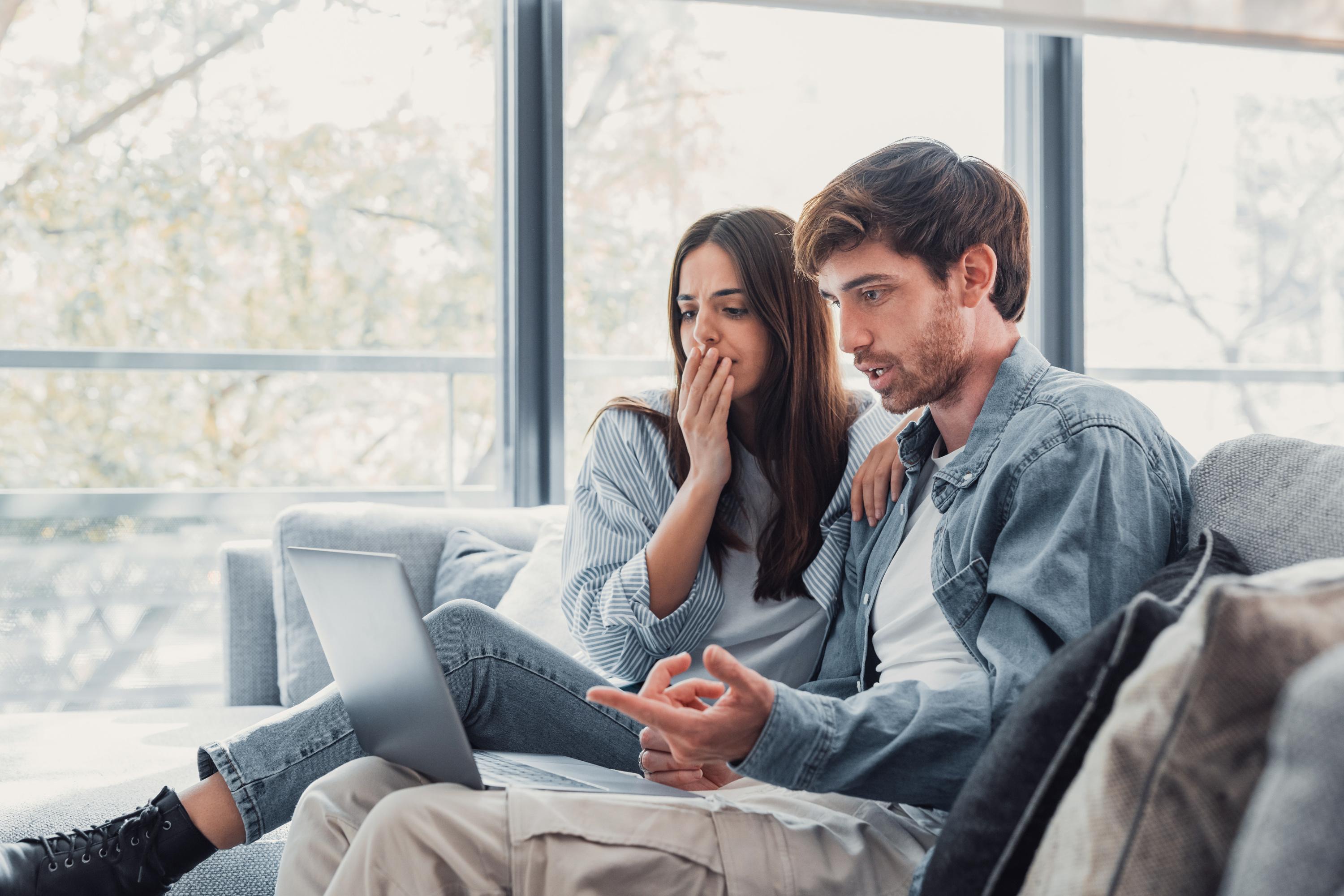 La France multiplie les crises politiques, ces derniers mois, et le marché immobilier, les phases d’attentisme.