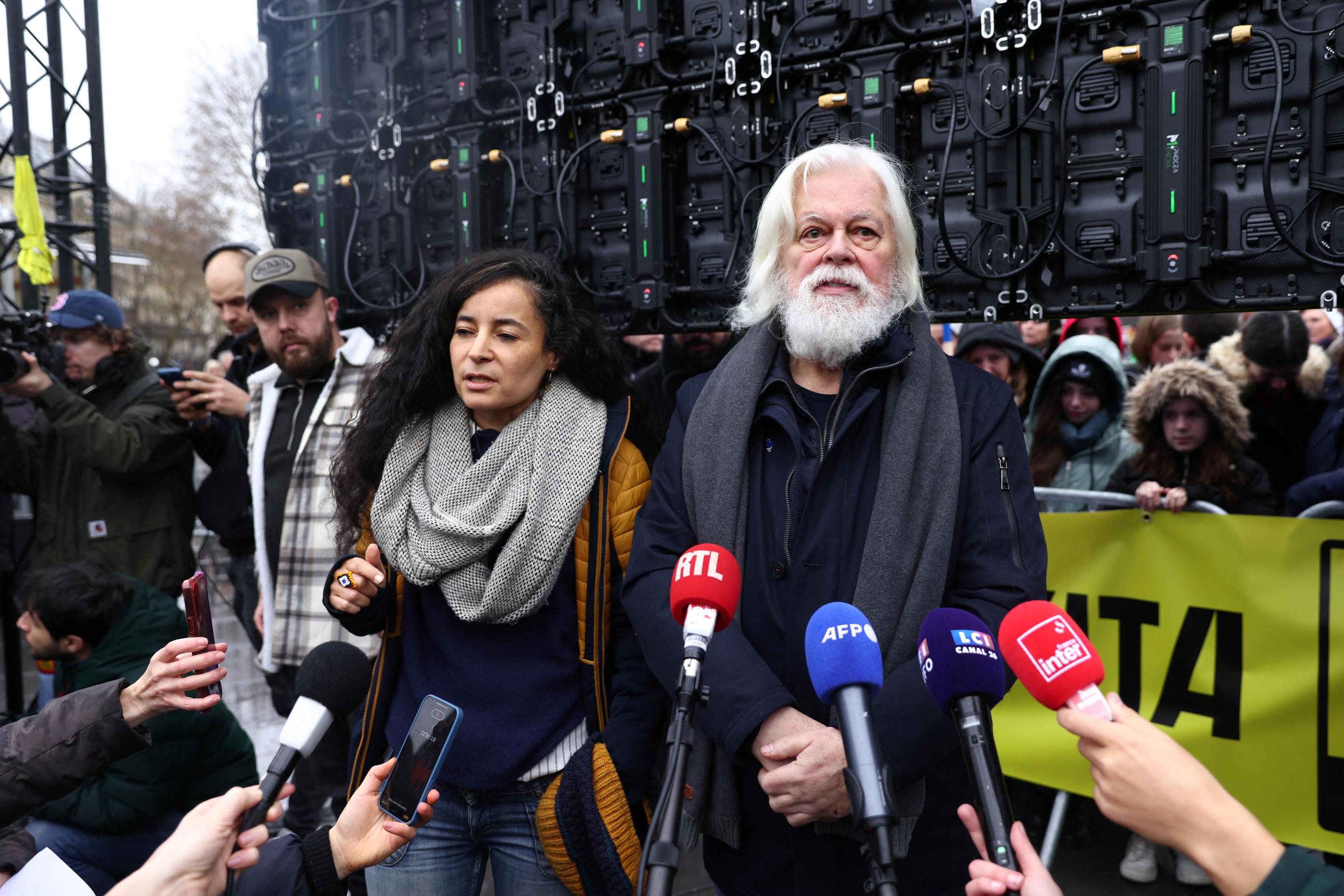 À Paris, Paul Watson promet de «mettre un terme à la chasse baleinière, d'une manière ou d'une autre»