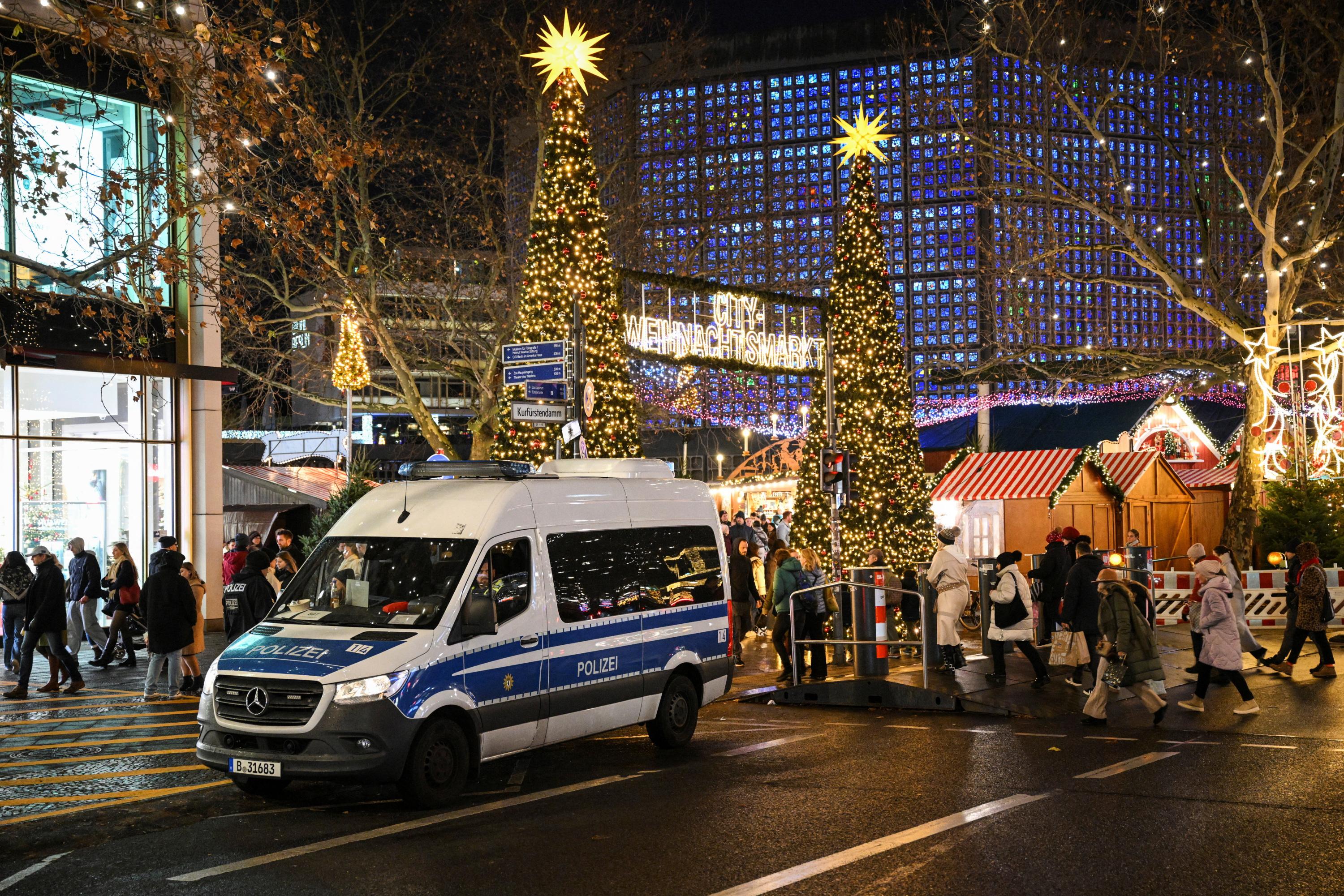 À Magdebourg, recueillement et controverse politique au lendemain de l’attaque du marché de Noël