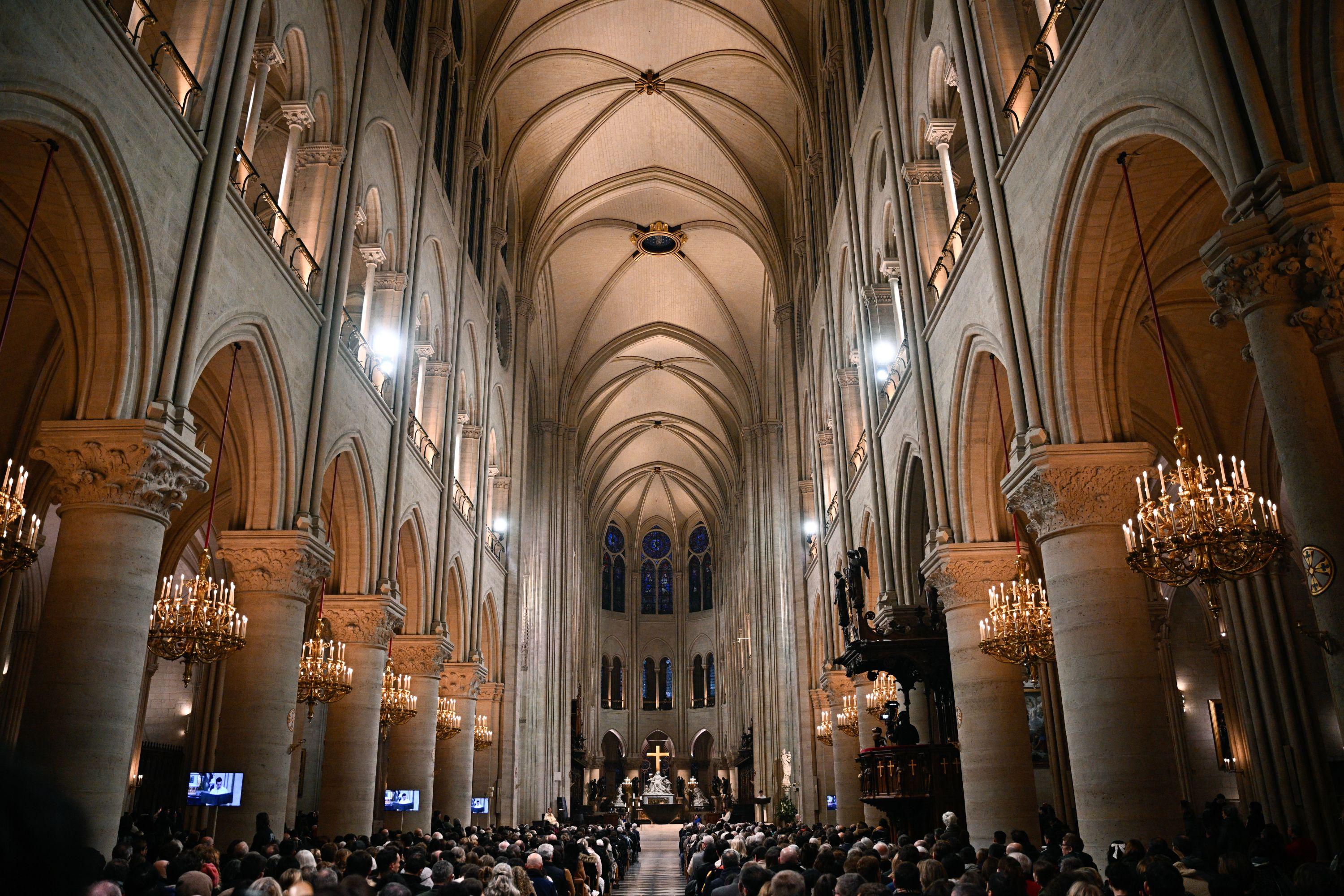 Notre-Dame de Paris : Noël célébré pour la première fois depuis l'incendie