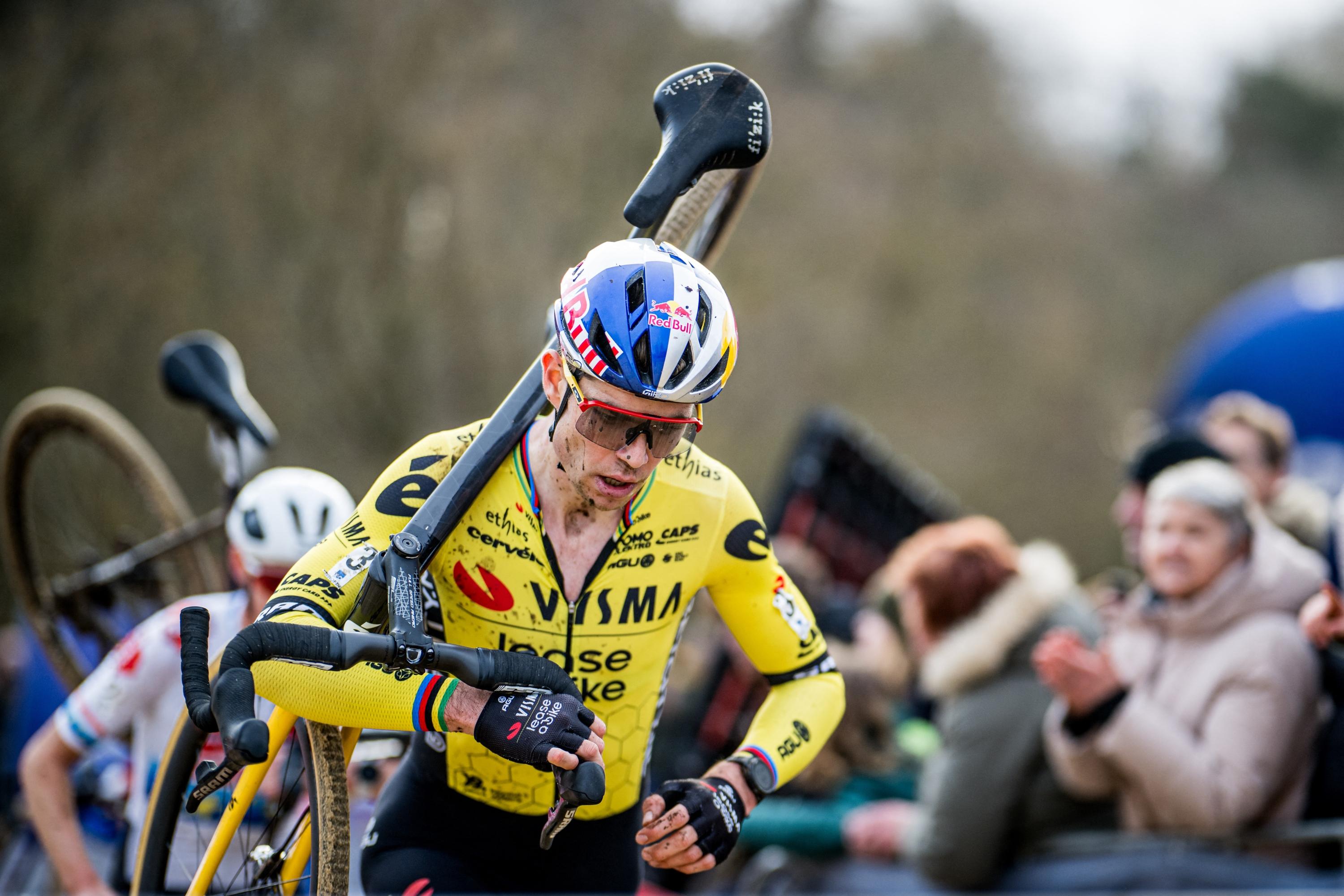 Cyclisme : Wout van Aert débutera sa saison de cyclo-cross vendredi, aux côtés de Mathieu van der Poel