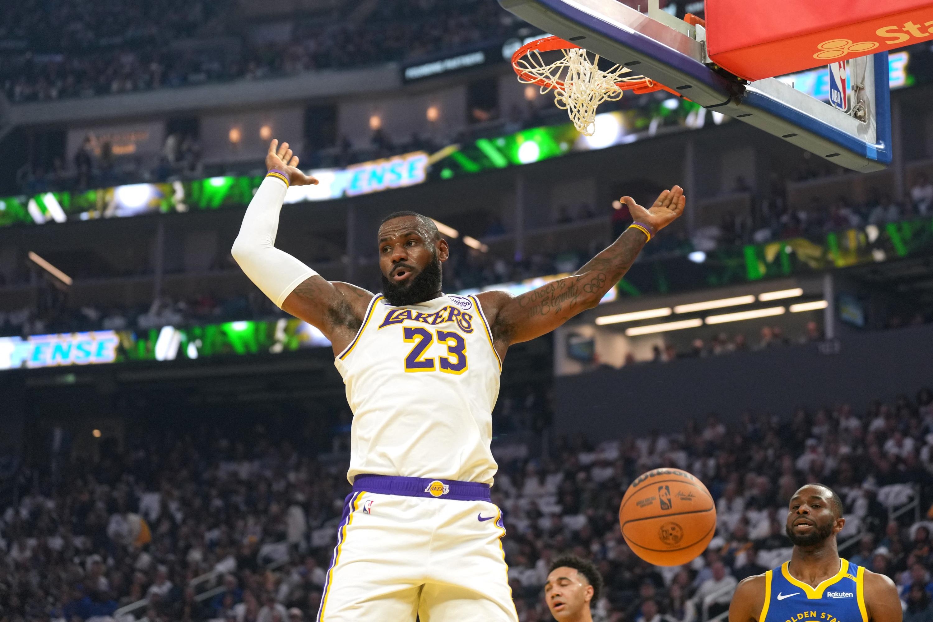 NBA : LeBron James pourrait « probablement jouer encore 5 à 7 ans »