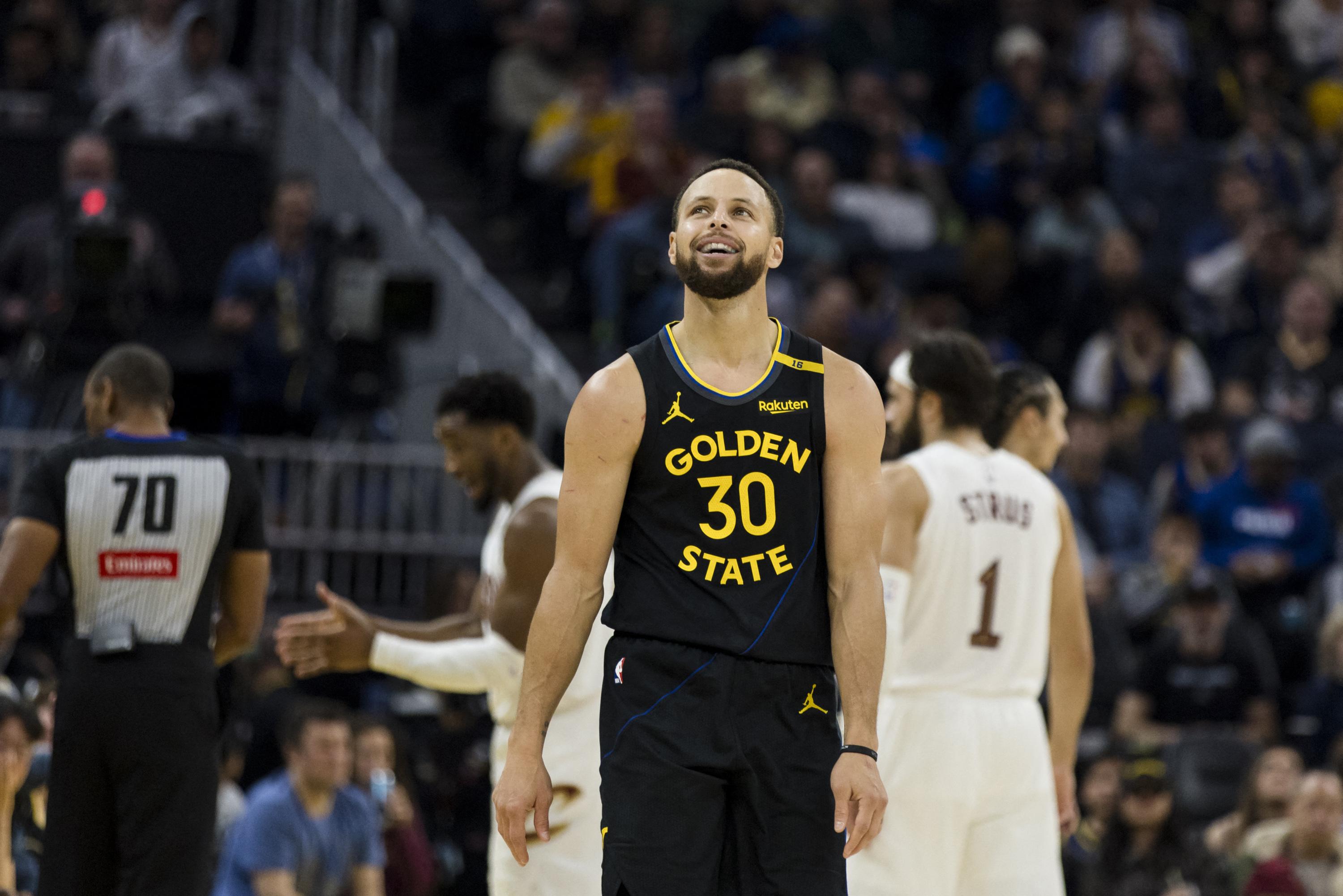 NBA: 8/8 à trois points, nouveau record personnel... Stephen Curry fait (encore) le show à 36 ans