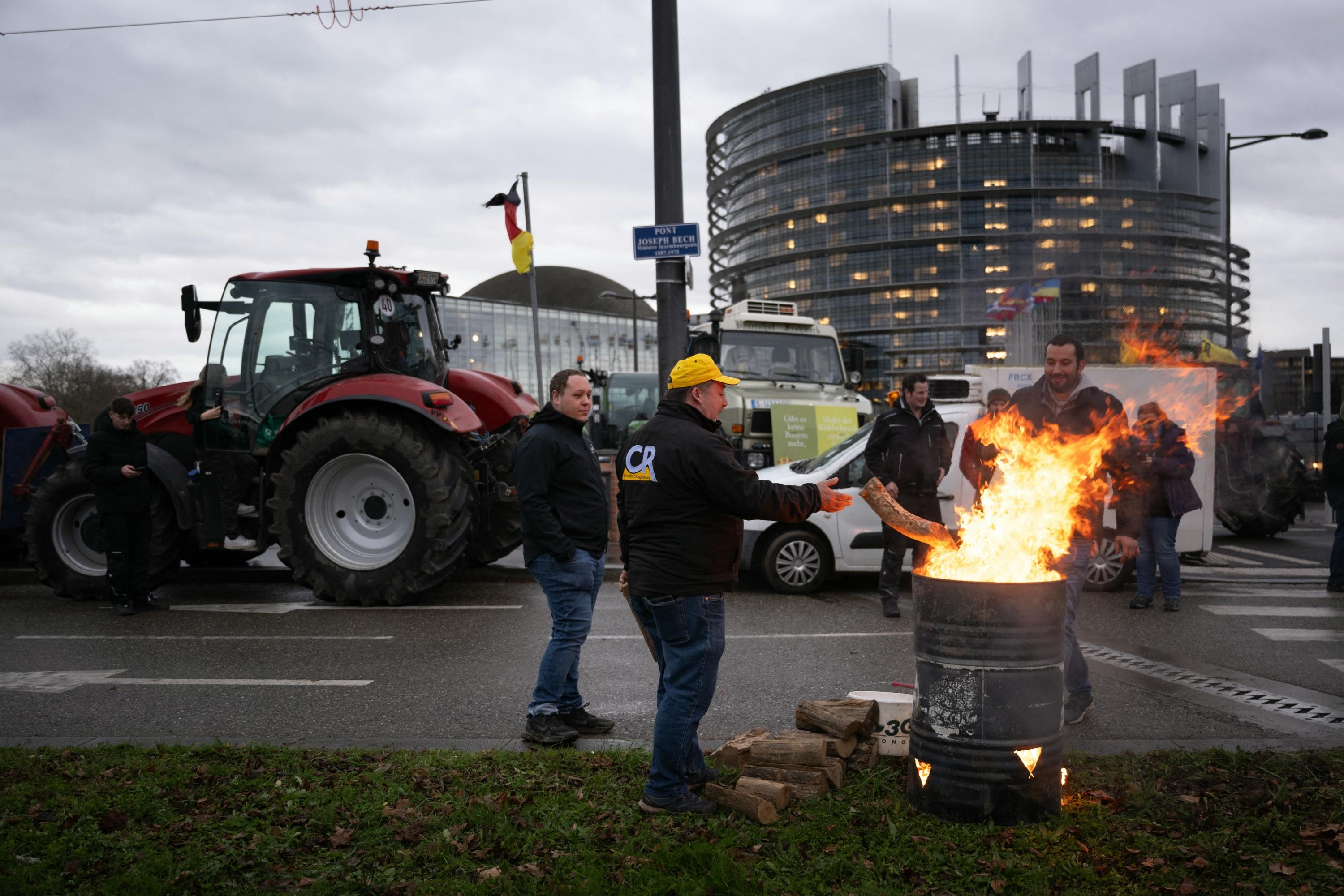 Mobilisation des agriculteurs : interdiction de manifester à Rungis et au centre de Paris