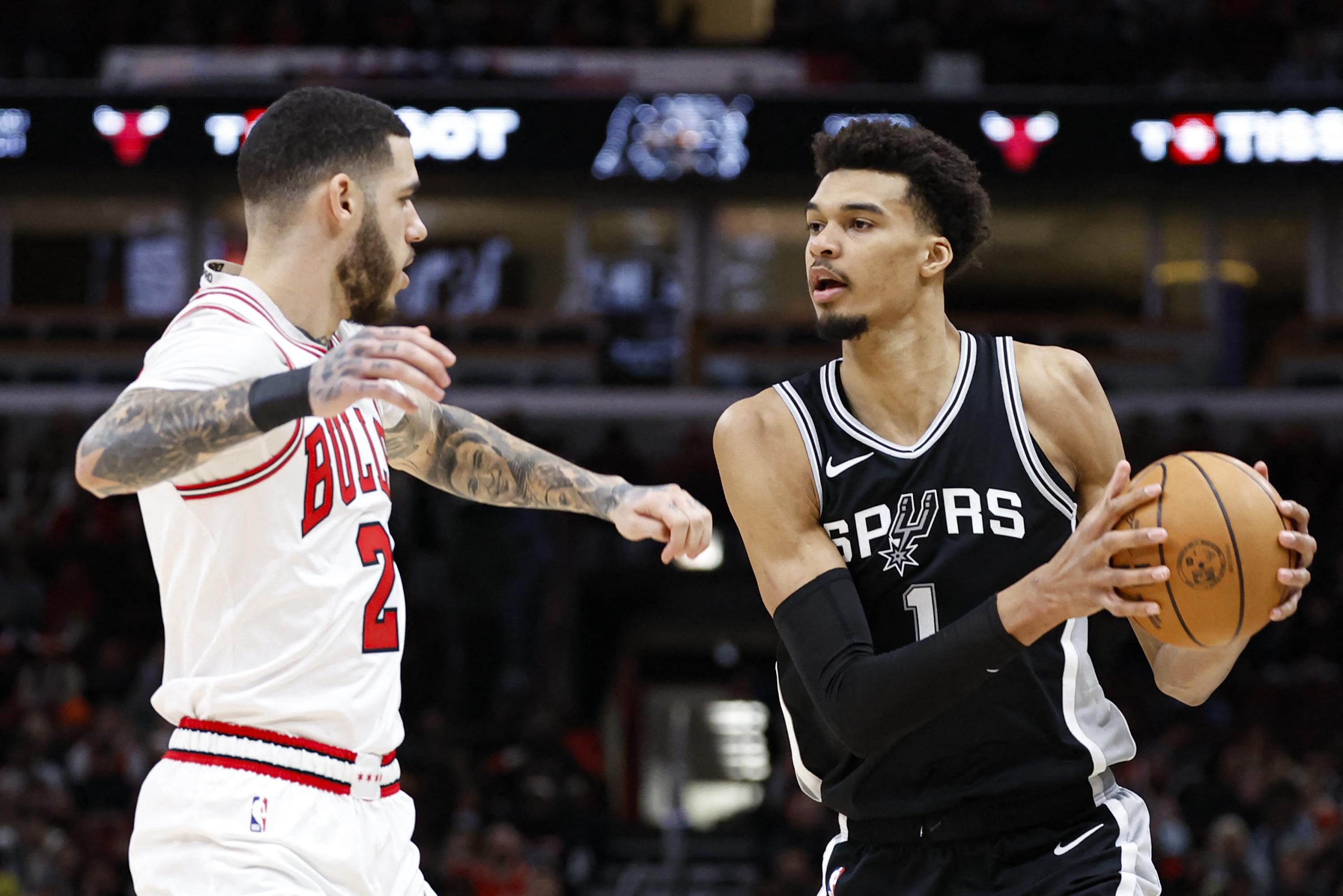 NBA: Wembanyama et les Spurs gâchent à Chicago, Dallas perd Irving