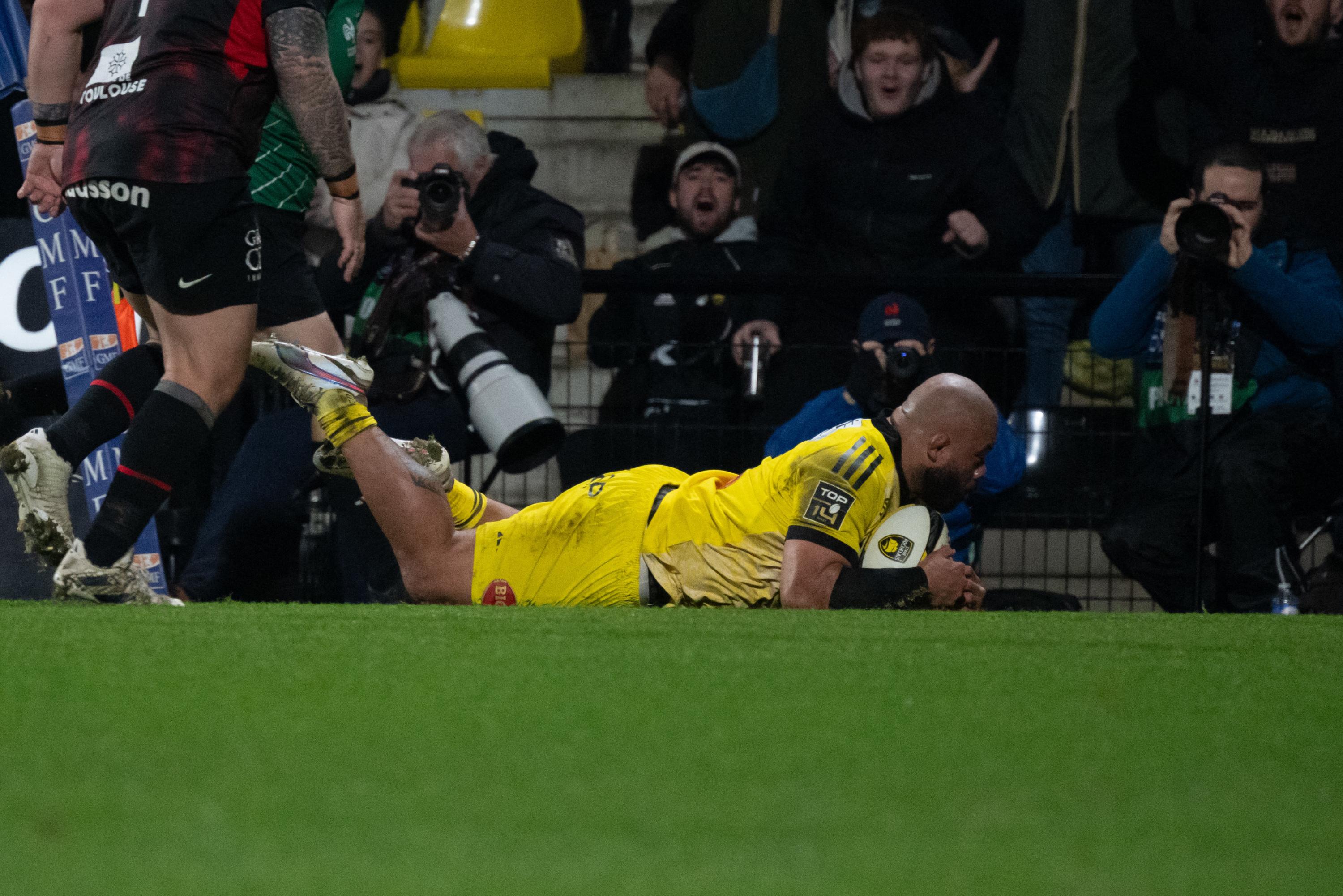 Top 14 : le Rochelais Latu convoqué en urgence par la commission de discipline pour son déblayage face au Stade Toulousain