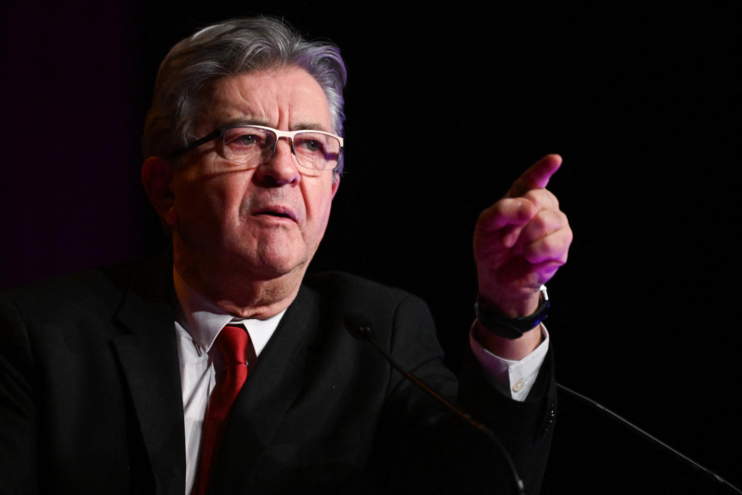 PS, PCF et Écologistes à Bercy : Jean-Luc Mélenchon dénonce la «forfaiture» et la «servilité» d’une «petite gauche ridicule»