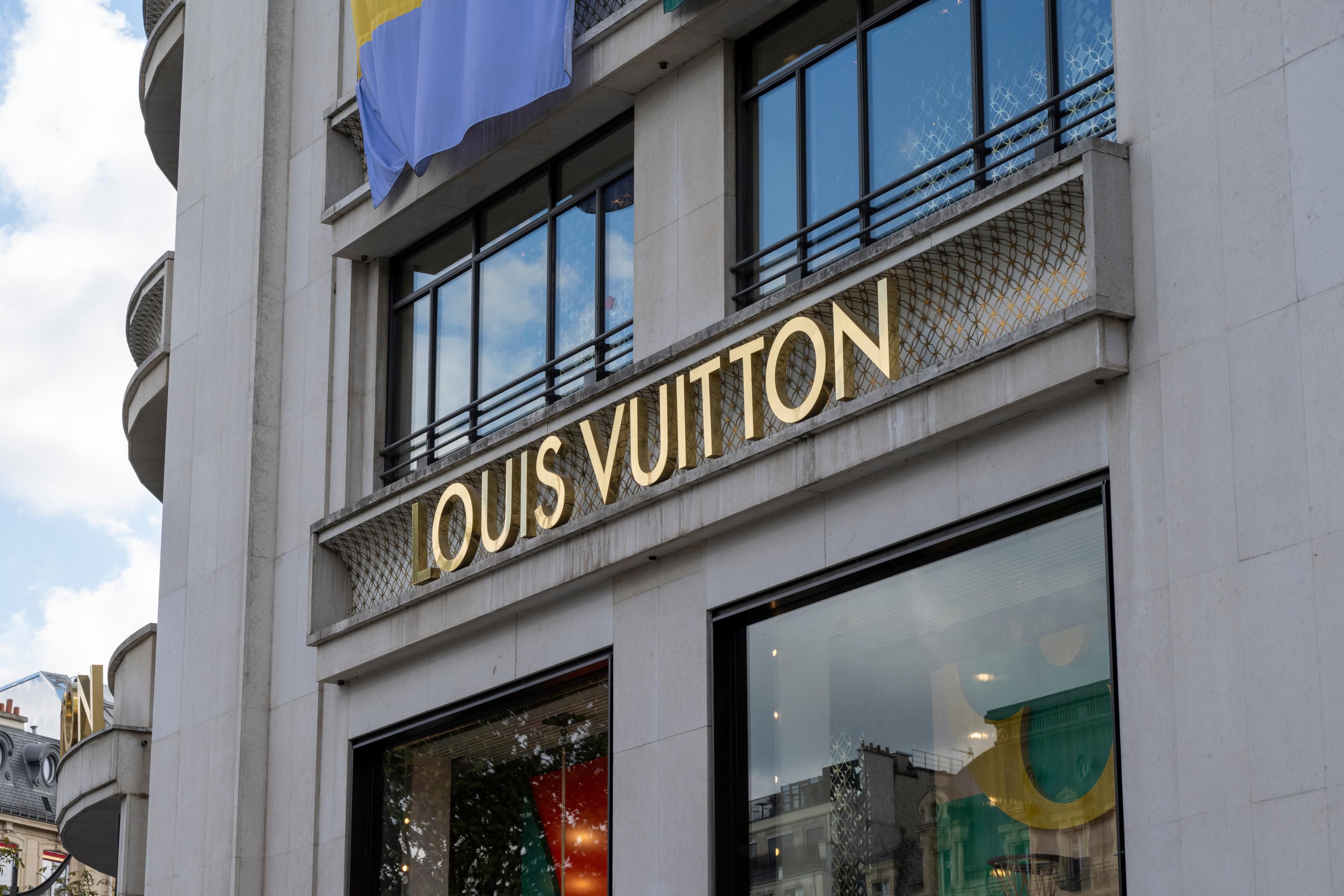 Bourse de Paris : LVMH s’envole avec l’ensemble du secteur du luxe grâce aux bons résultats de Richemont