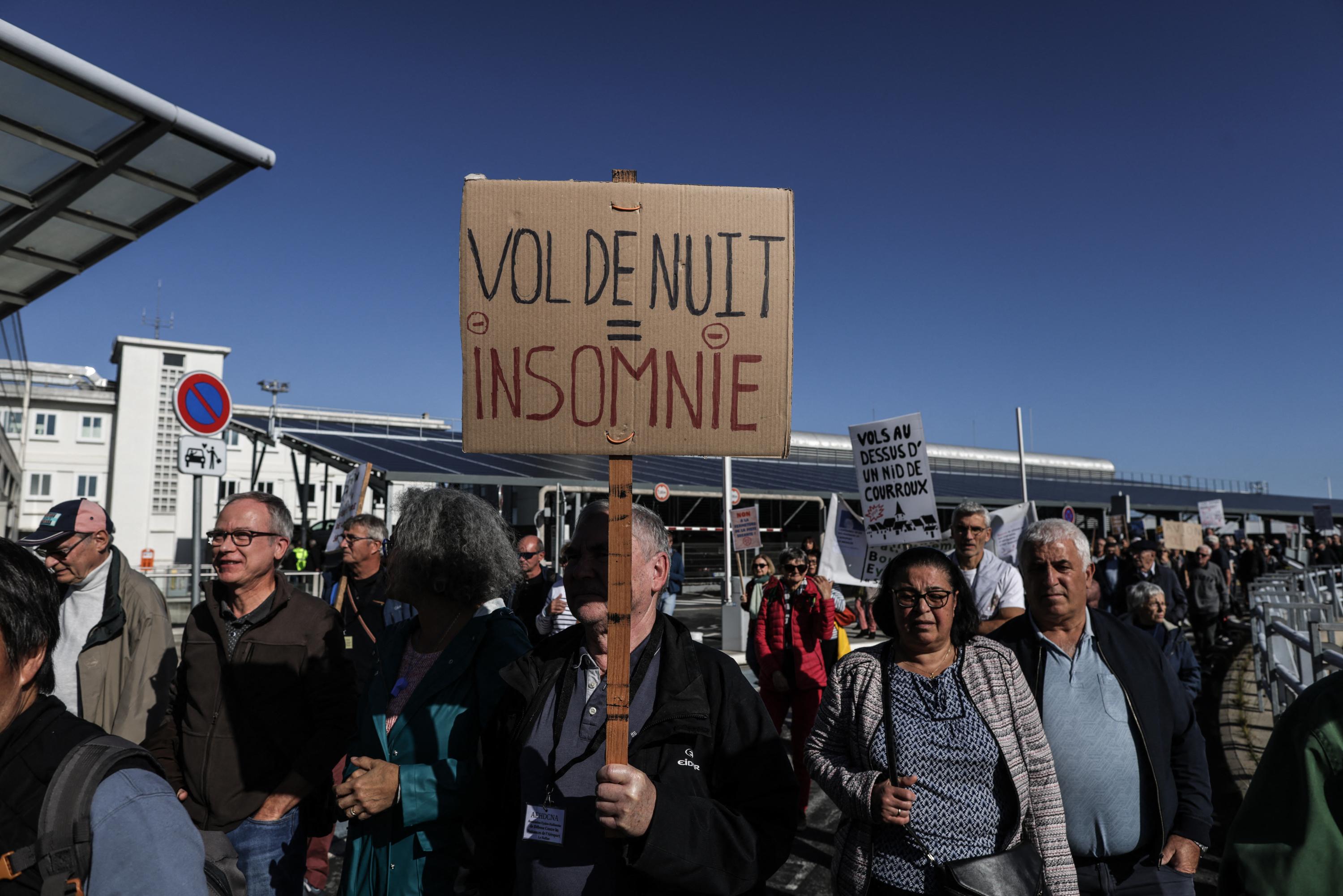 Aéroport de Bordeaux : à Pessac, les syndicats de riverains divisés sur l’avenir de la piste sécante