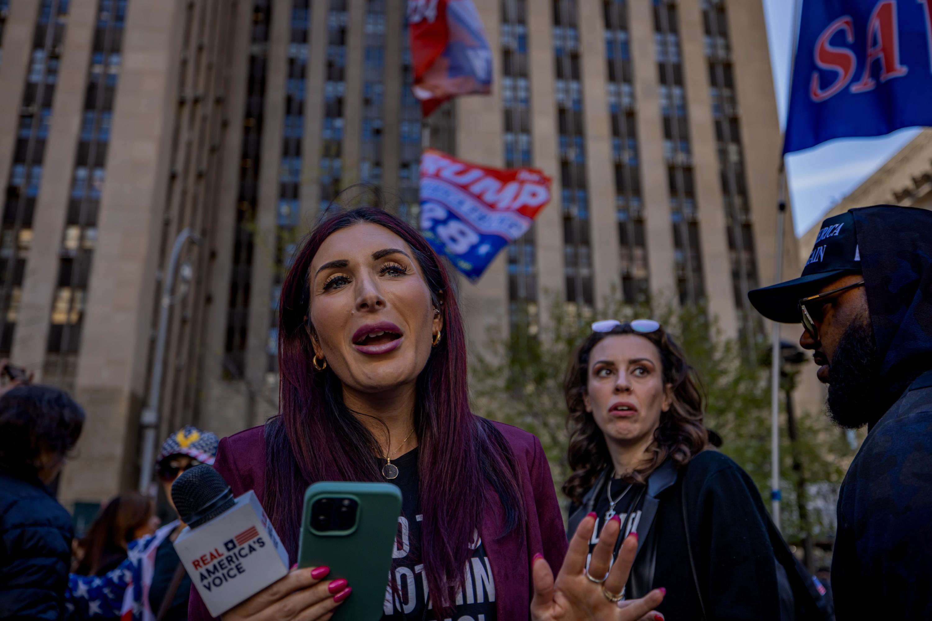 Laura Loomer, la complotiste qui murmure à l’oreille de Donald Trump