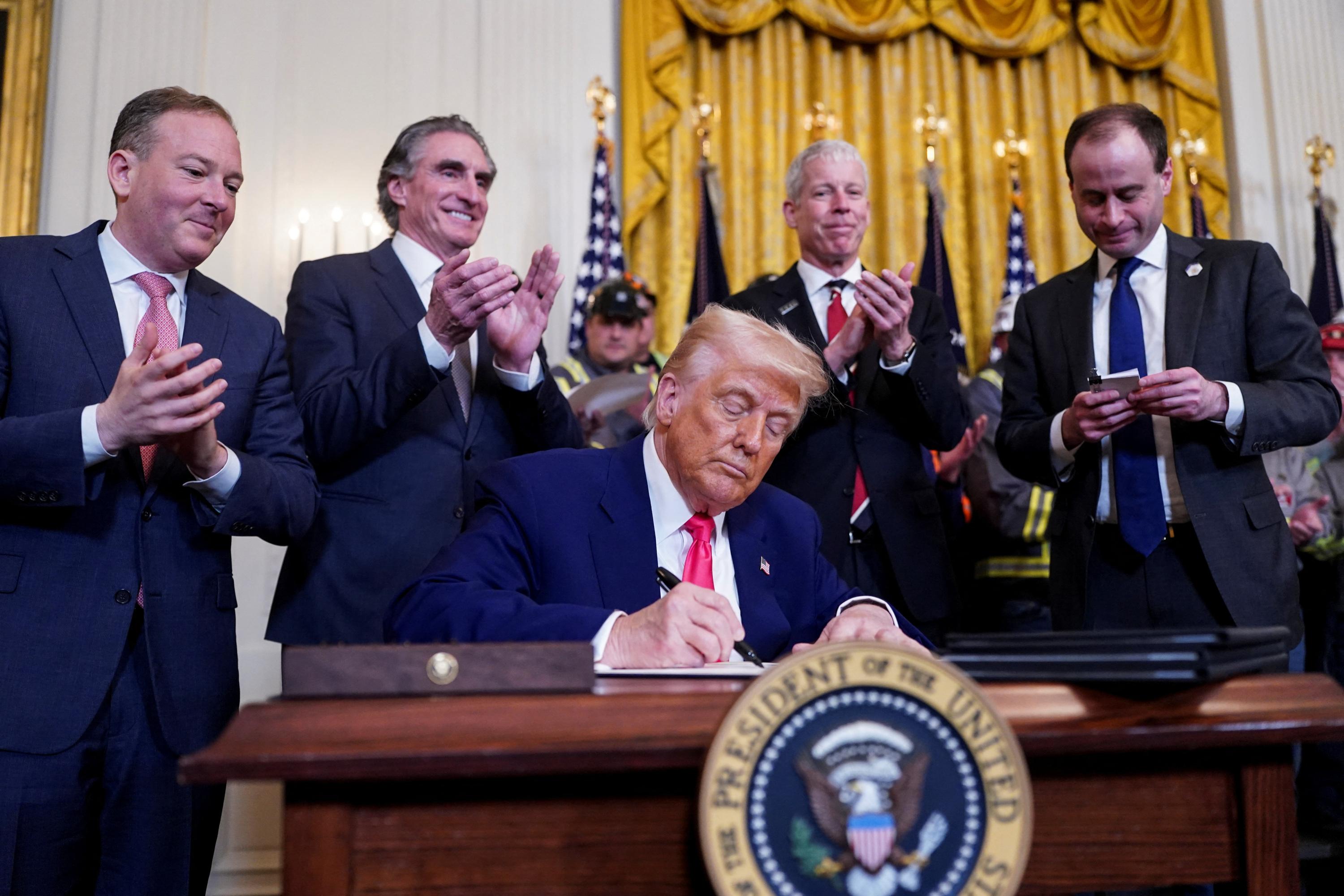 Donald Trump promet de doper l'extraction de charbon aux États-Unis