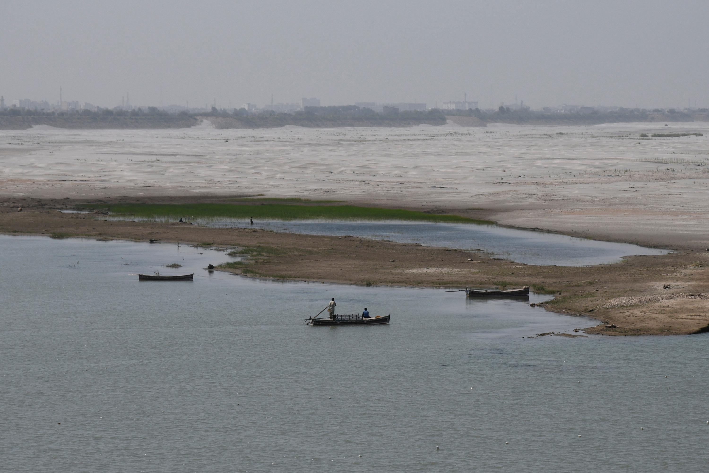 «Plus une goutte ne coulera»: Le Pakistan met en garde contre les risques d’une guerre de l’eau avec l’Inde