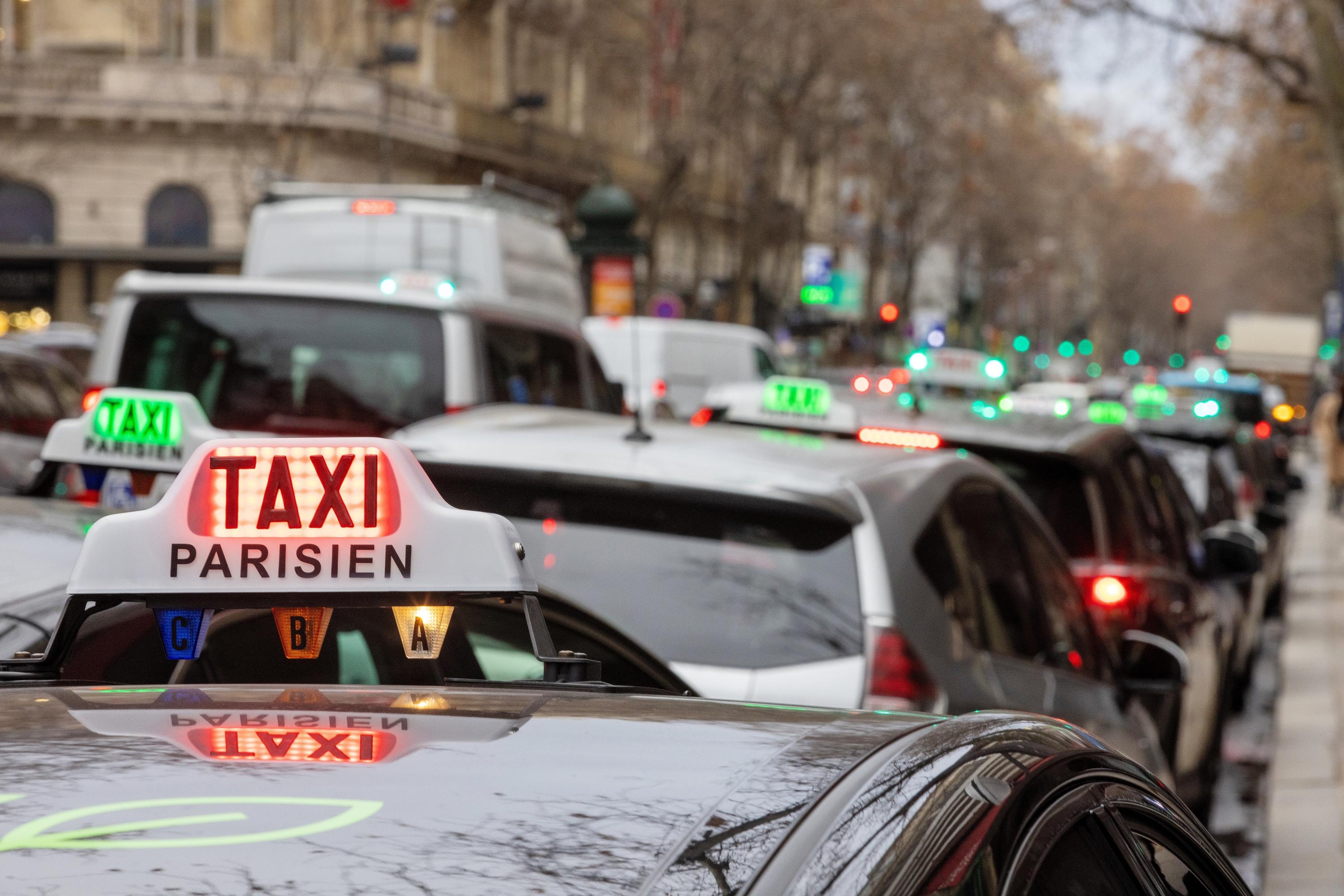 Grève des taxis : réunion ce mardi matin au ministère des Transports pour évoquer la concurrence des VTC