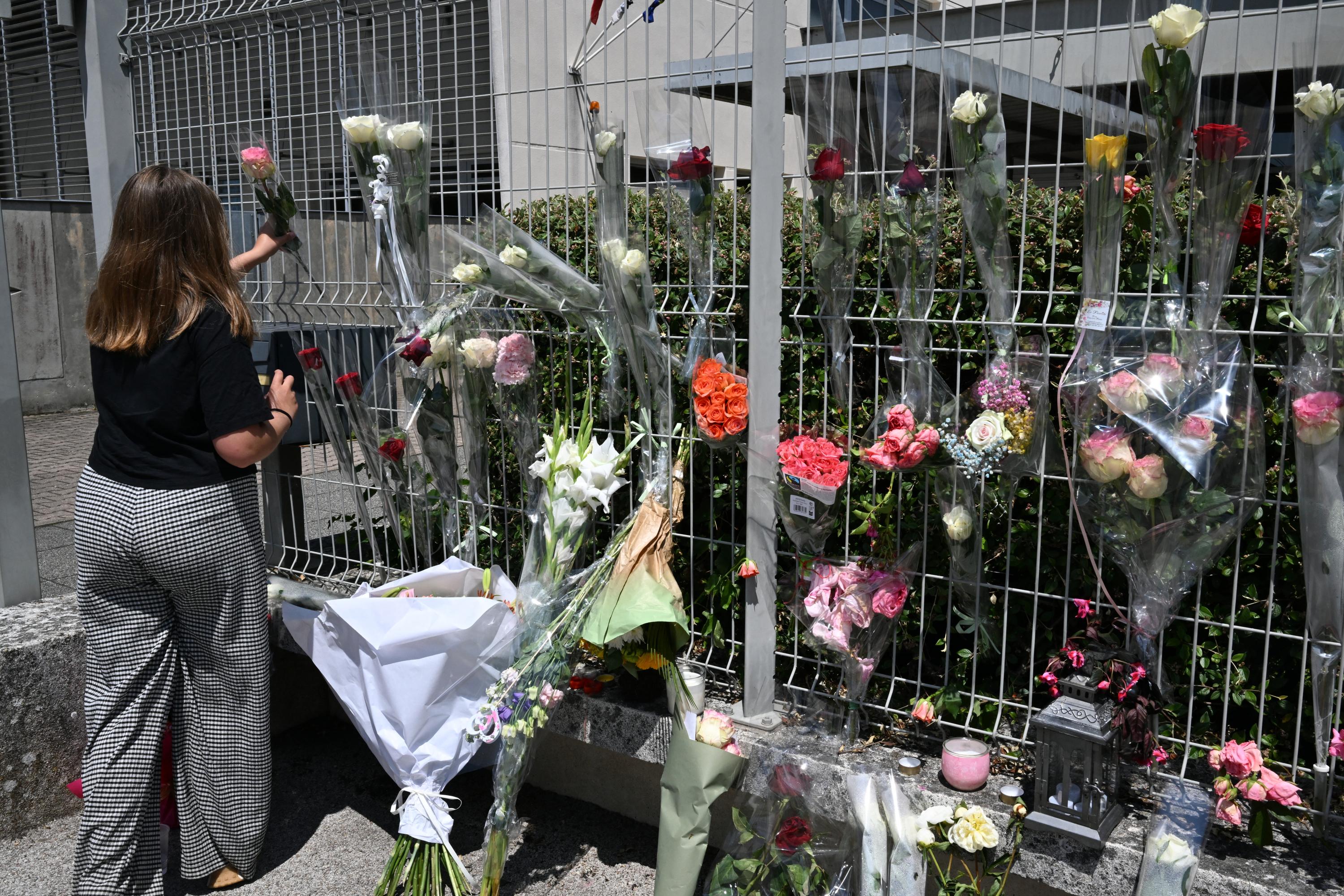 Portiques, interdiction de vente de couteaux, restriction des réseaux sociaux... Que valent les pistes évoquées pour endiguer la violence des mineurs ?