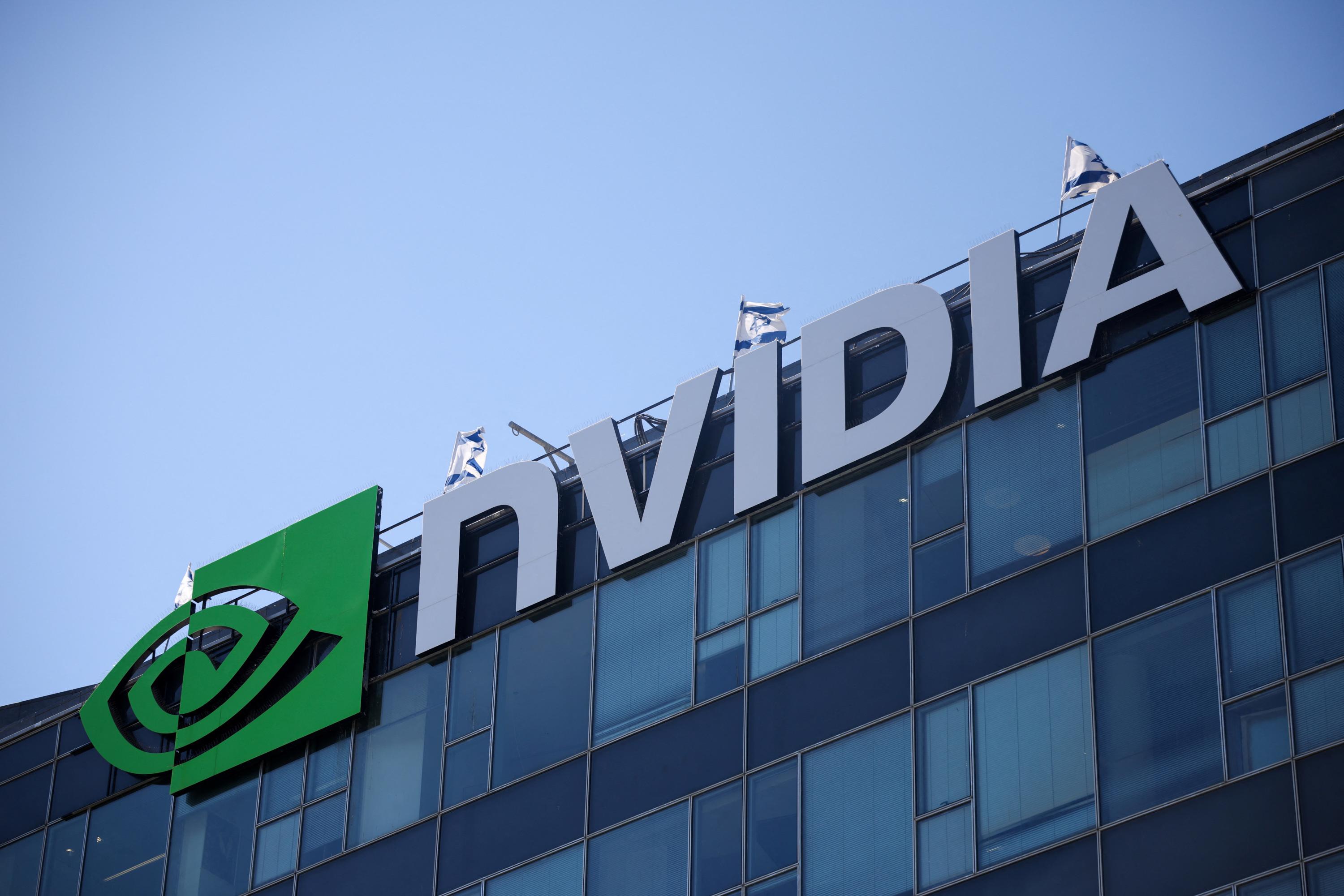 Nvidia devient la première entreprise à franchir le seuil des 4 000 milliards de dollars de capitalisation boursière