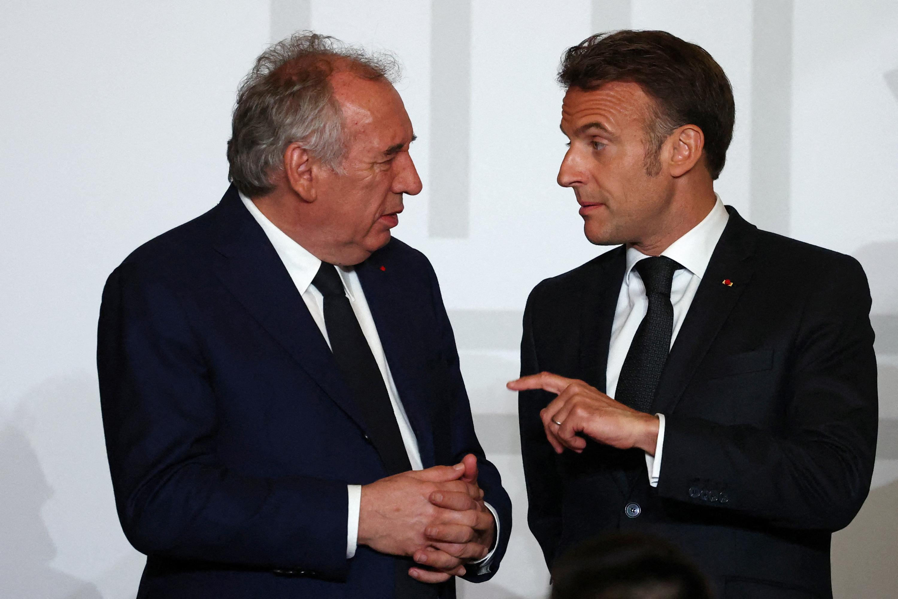 Budget de la défense : comment Macron met Bayrou sous pression
