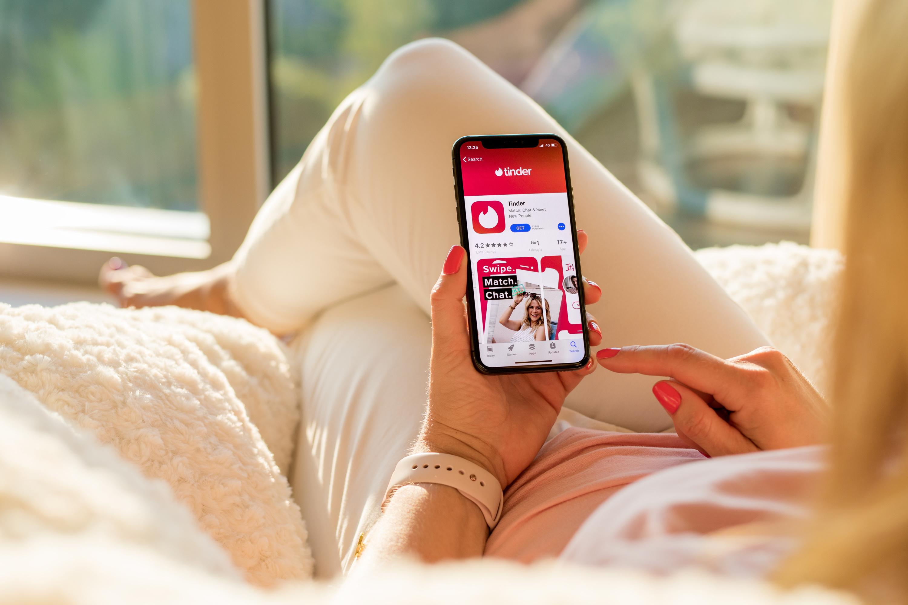 Anne de Guigné: «Comment les applis ont transformé la rencontre amoureuse»