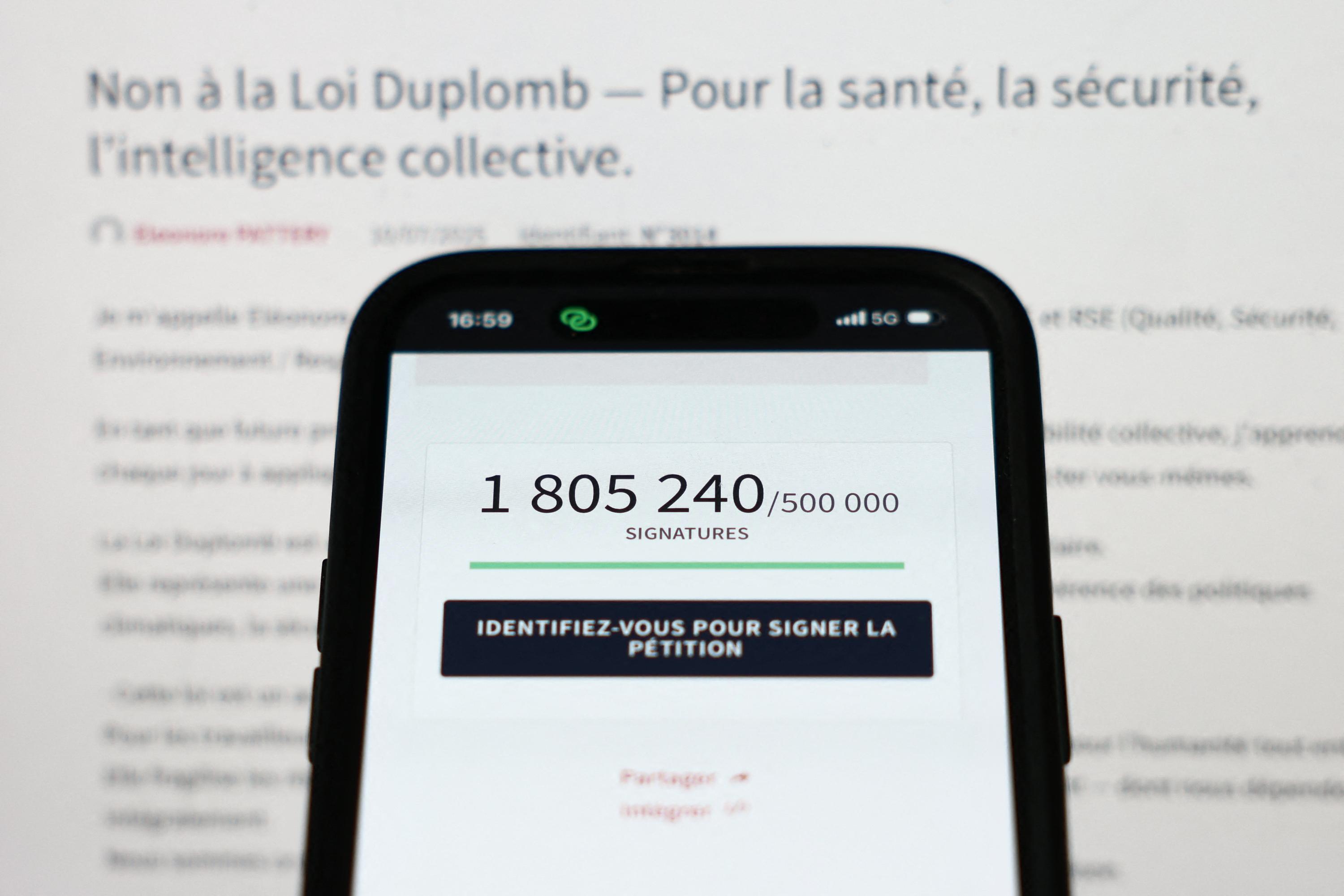 Comment les réseaux sociaux ont permis l’émergence de la pétition contre la loi Duplomb