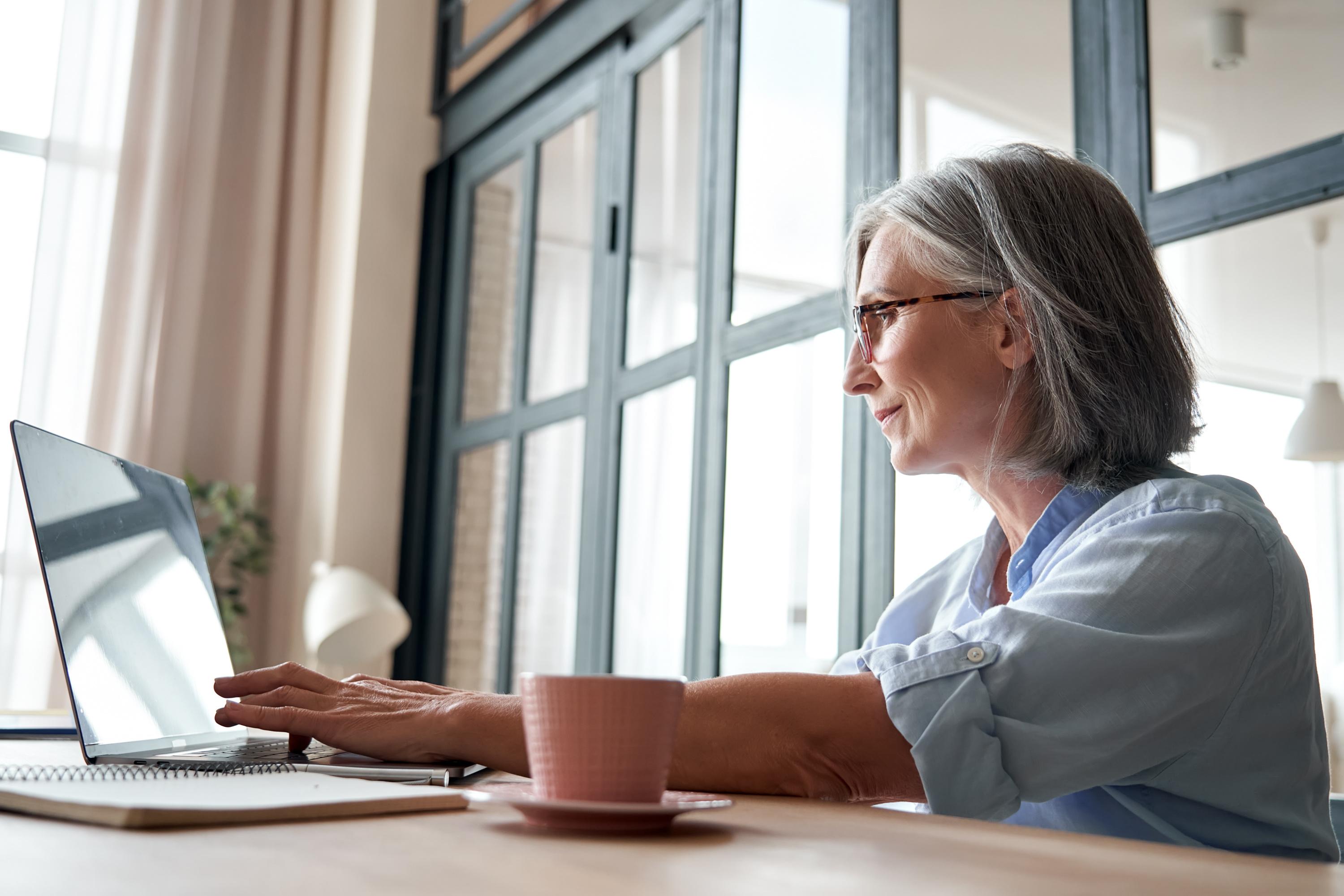 Le taux d’emploi des seniors a atteint un record historique à 69,4% au deuxième trimestre