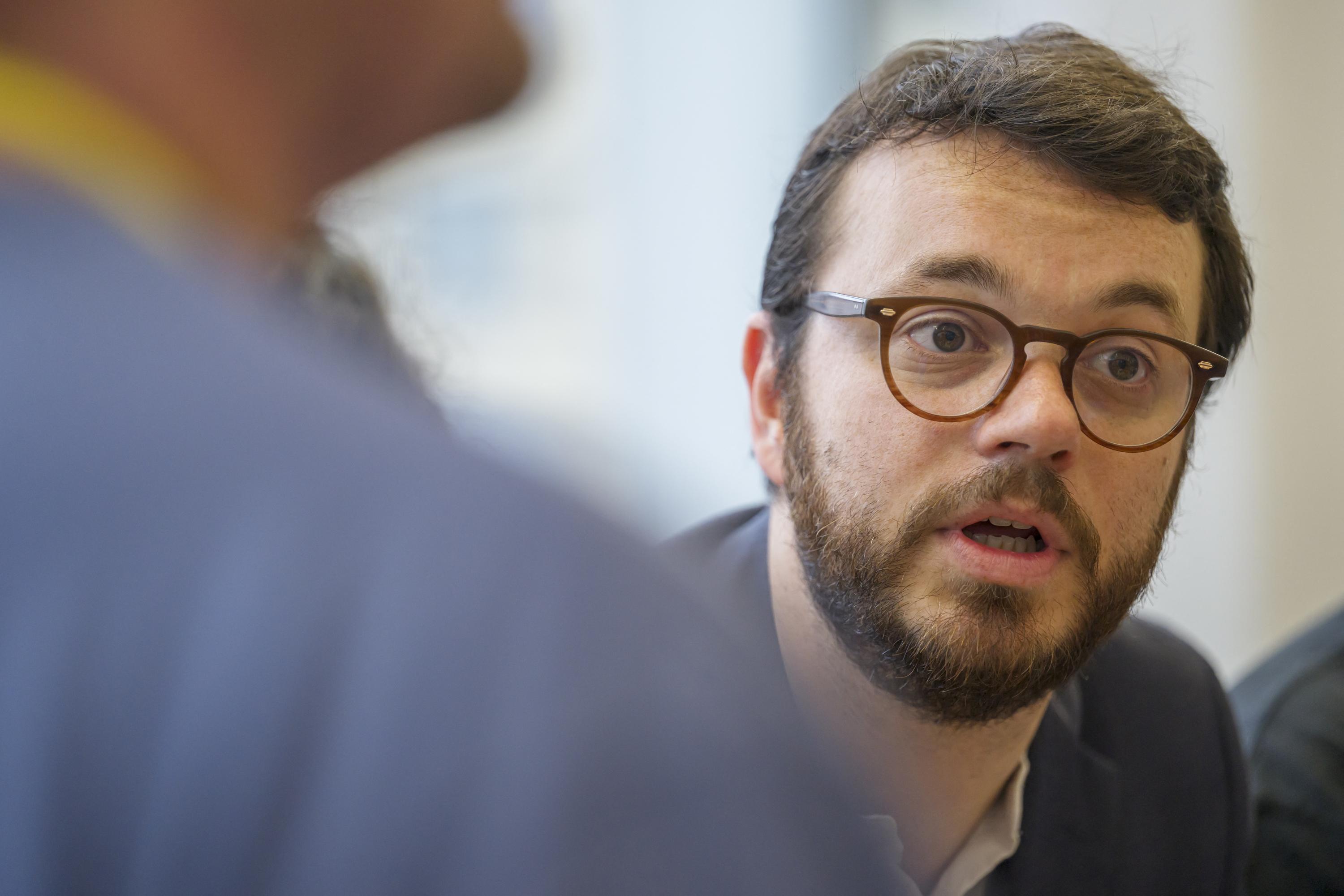 Mort de Jean Pormanove sur Kick : «L’Arcom n’a pas les moyens de sa mission», déplore le président de la commission d’enquête TikTok