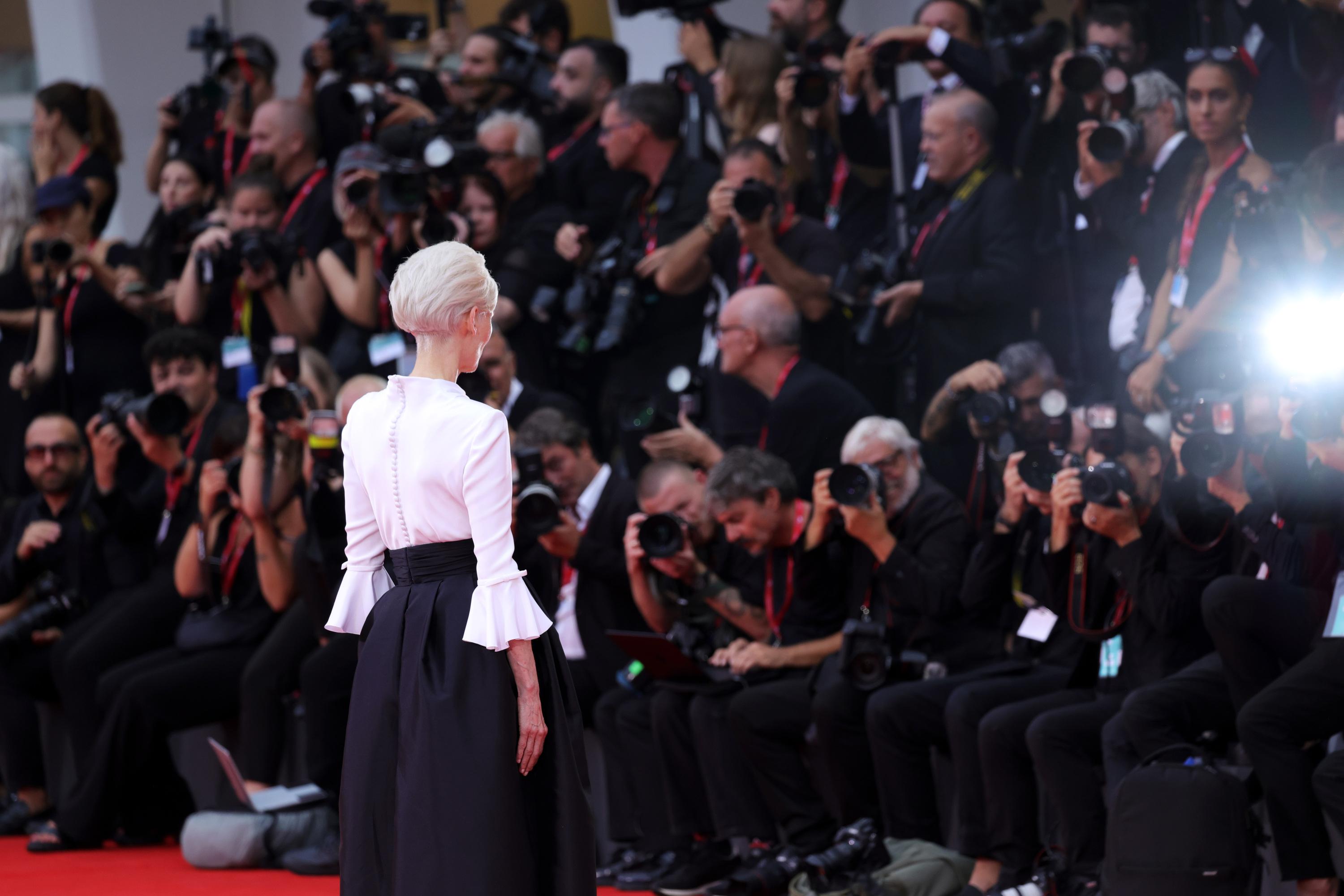 Tapis rouge de la Mostra de Venise : les coulisses de la bataille entre les géants du luxe
