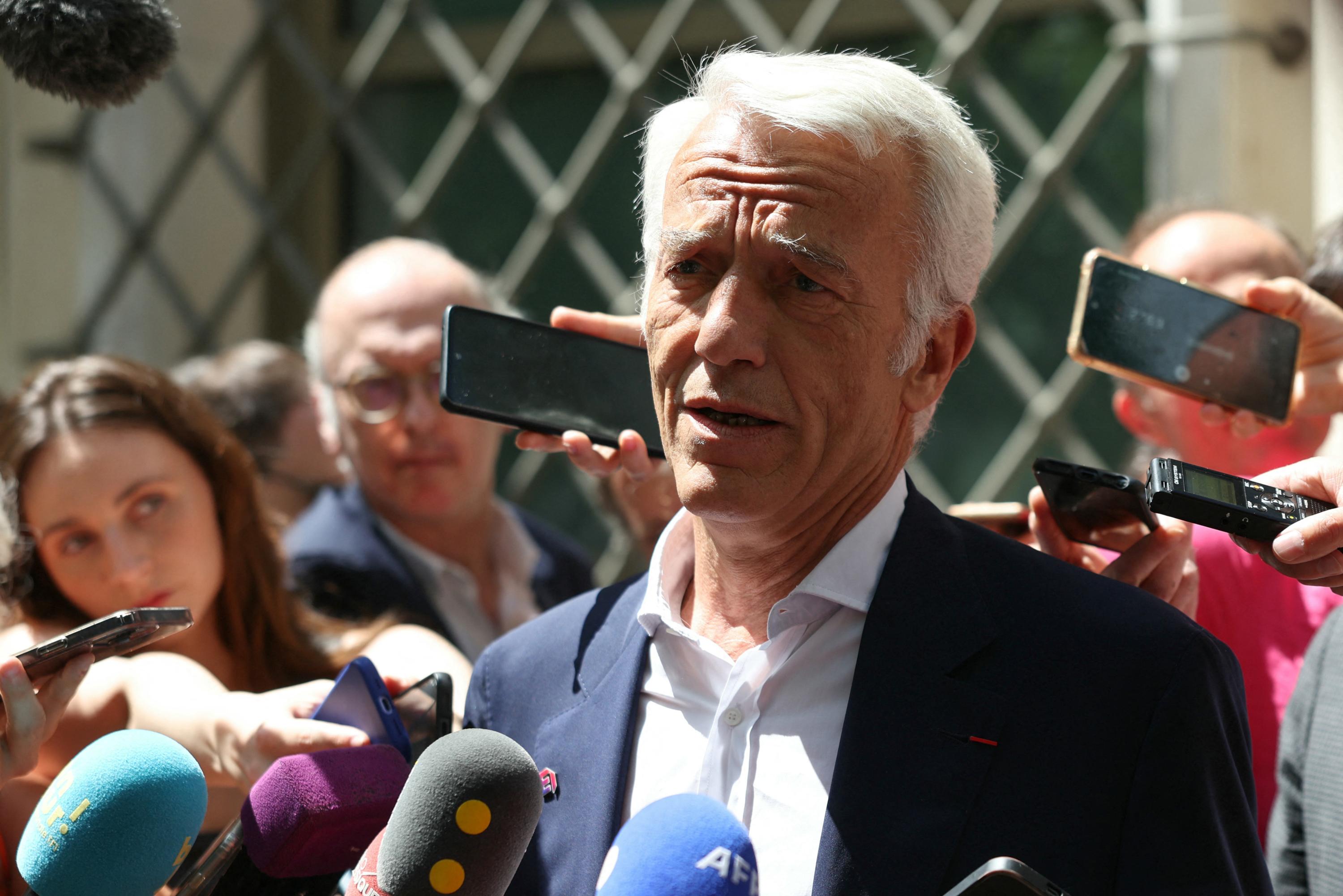Le patron du Medef annonce «un énorme meeting» du patronat dans «quelques jours»