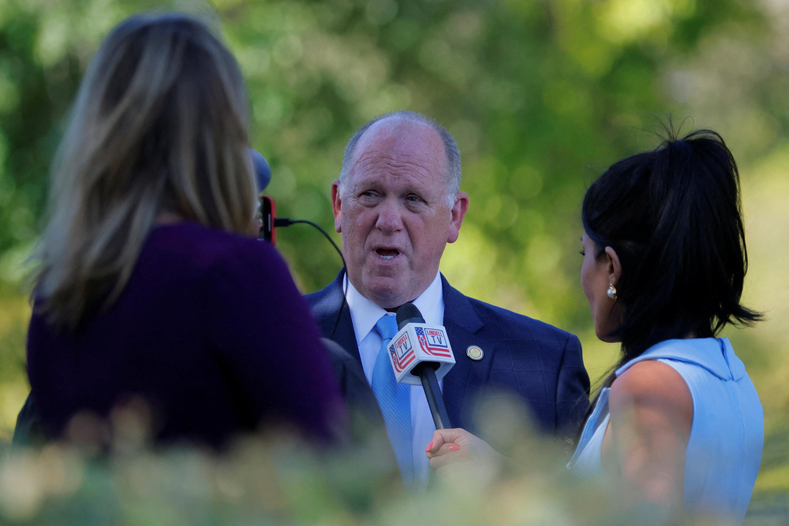 50.000 dollars en cash : Tom Homan, main de fer de Donald Trump en matière d’immigration, accusé de corruption