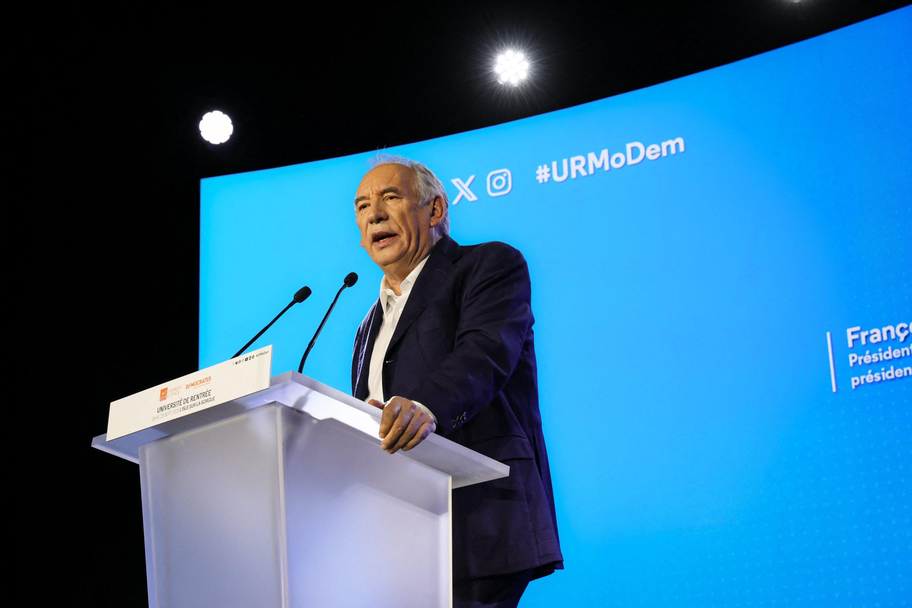 François Bayrou esprime sostegno a Sébastien Lecornu e avverte contro gli estremismi politici in Francia