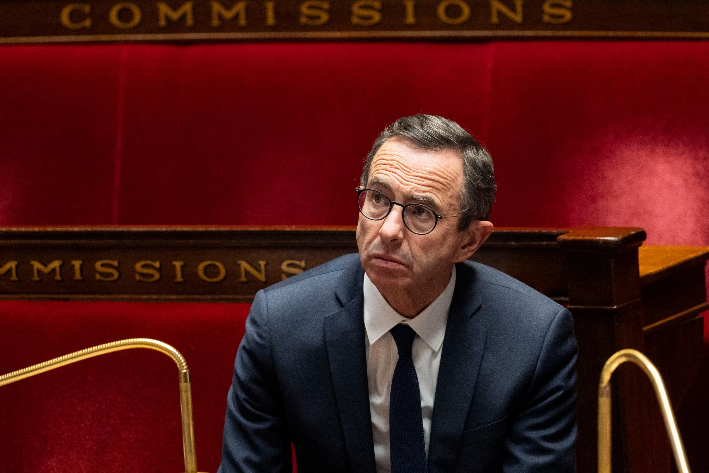 Rétention des étrangers «dangereux» : Bruno Retailleau remet sur les rails la loi censurée