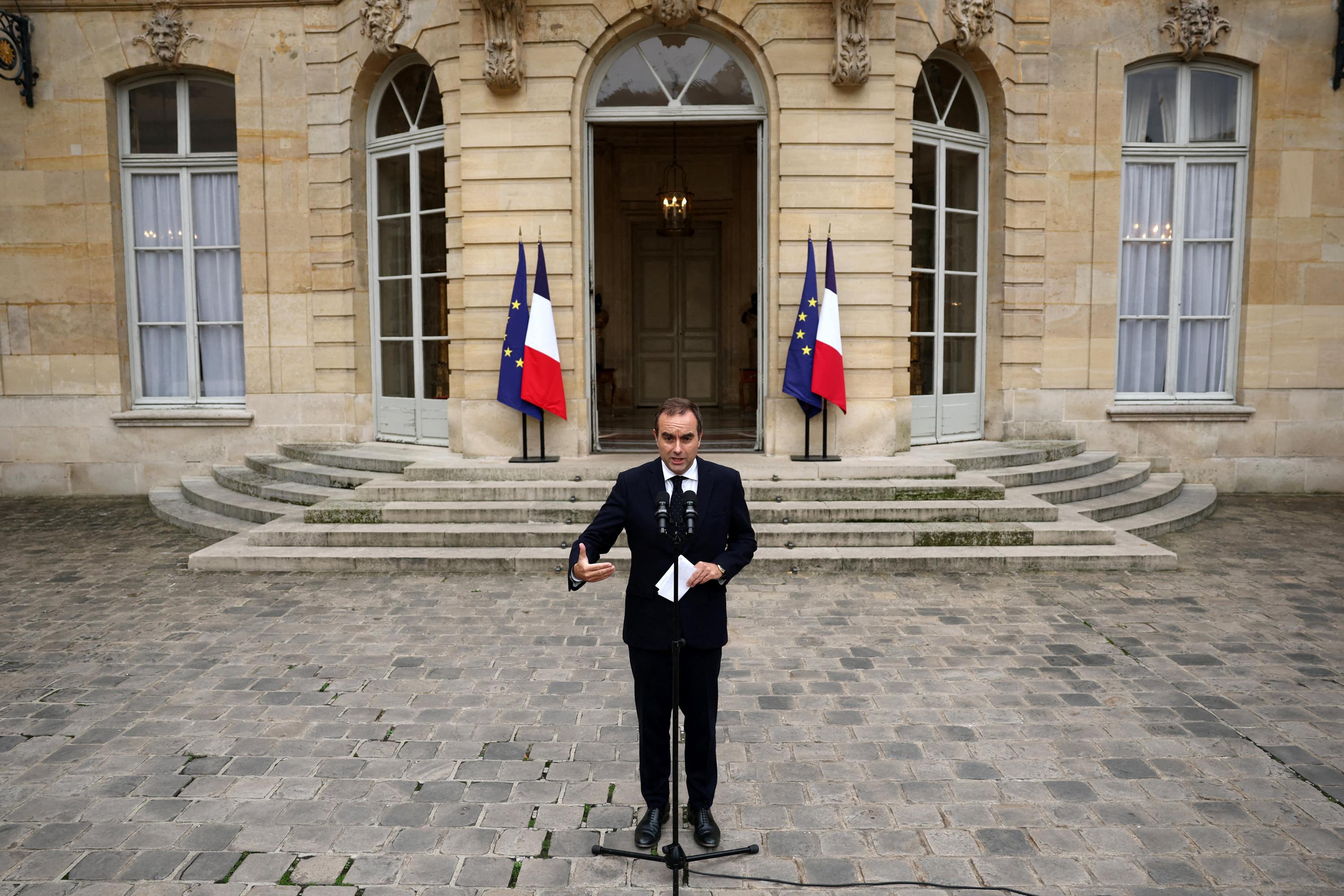 Dimissione di Sébastien Lecornu: La Francia sull'orlo del Collasso Politico