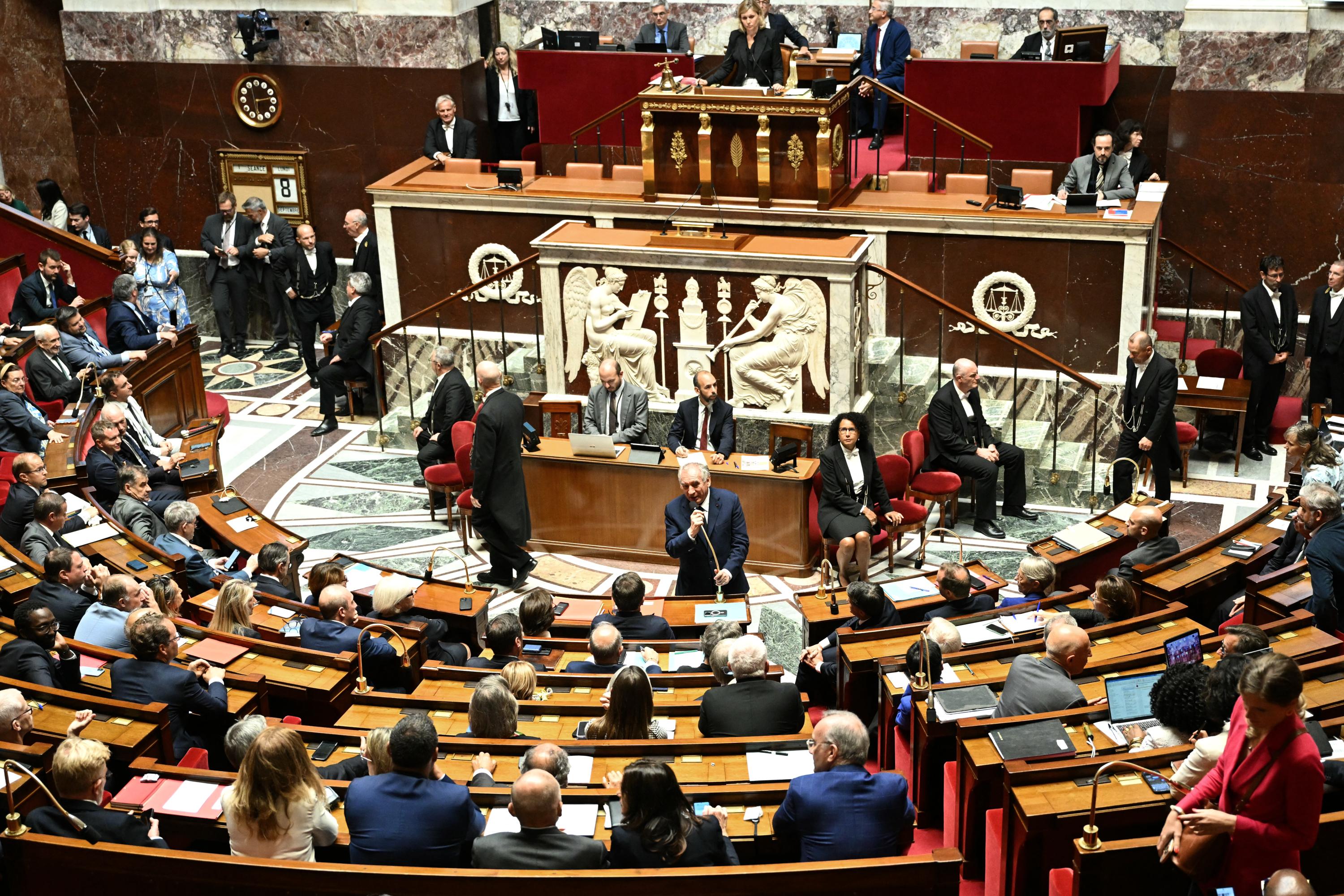 Retraites : à l’Assemblée, les opposants à la réforme veulent déjà profiter de la « suspension » pour arracher l’abrogation