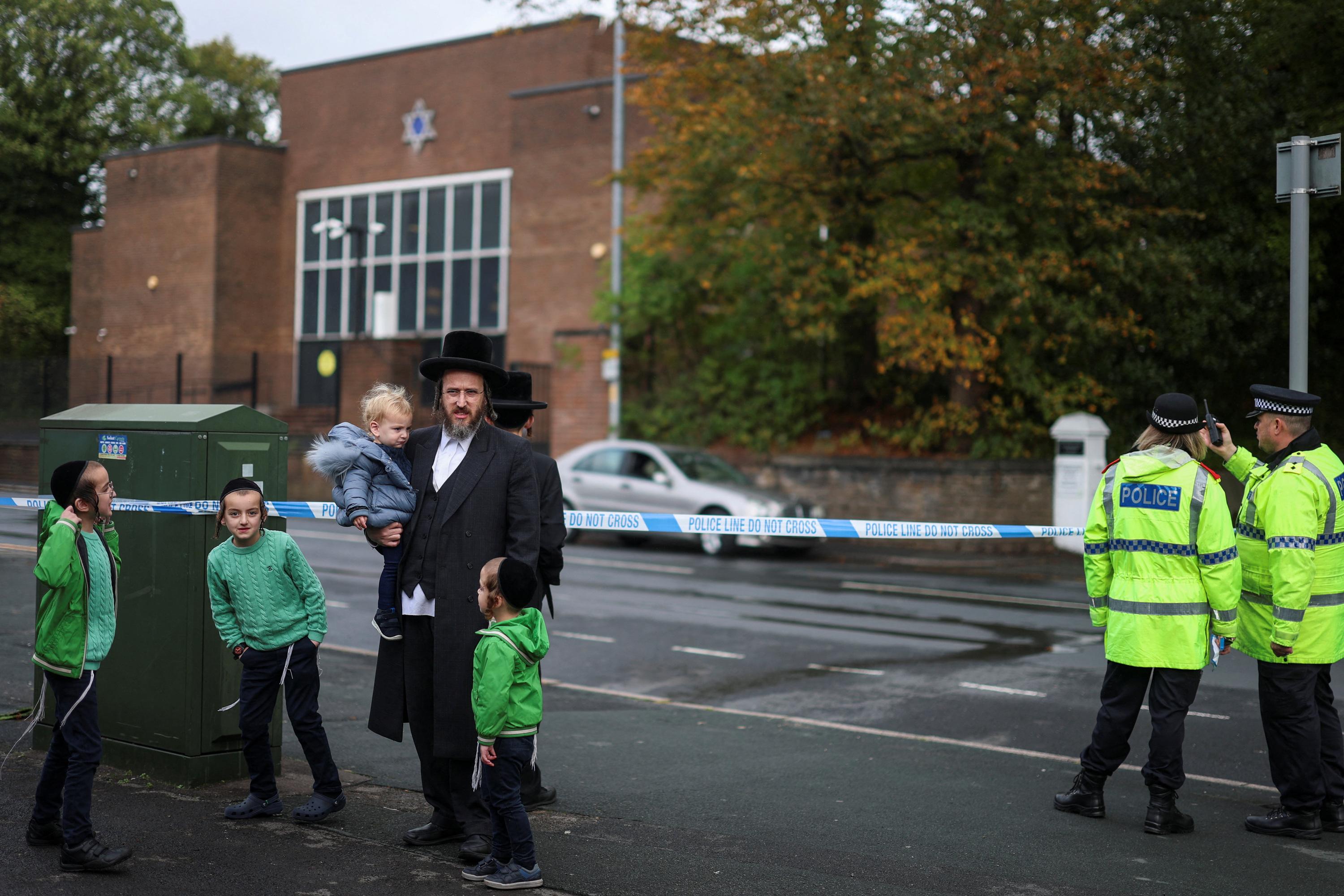 «Était-il terroriste depuis le début ?» : l’une des femmes de l’assaillant de Manchester décrit un mari «manipulateur et agressif»