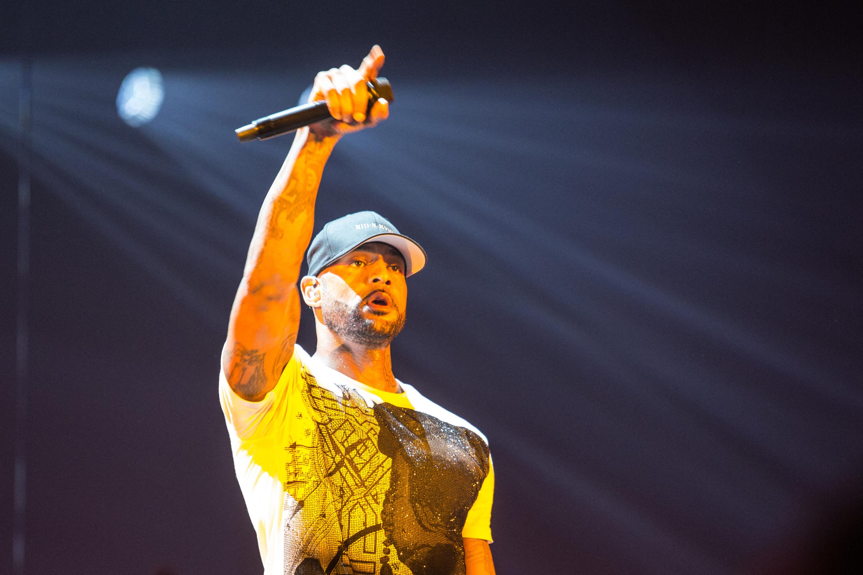 Le rappeur Booba en majesté à Paris La Défense Arena