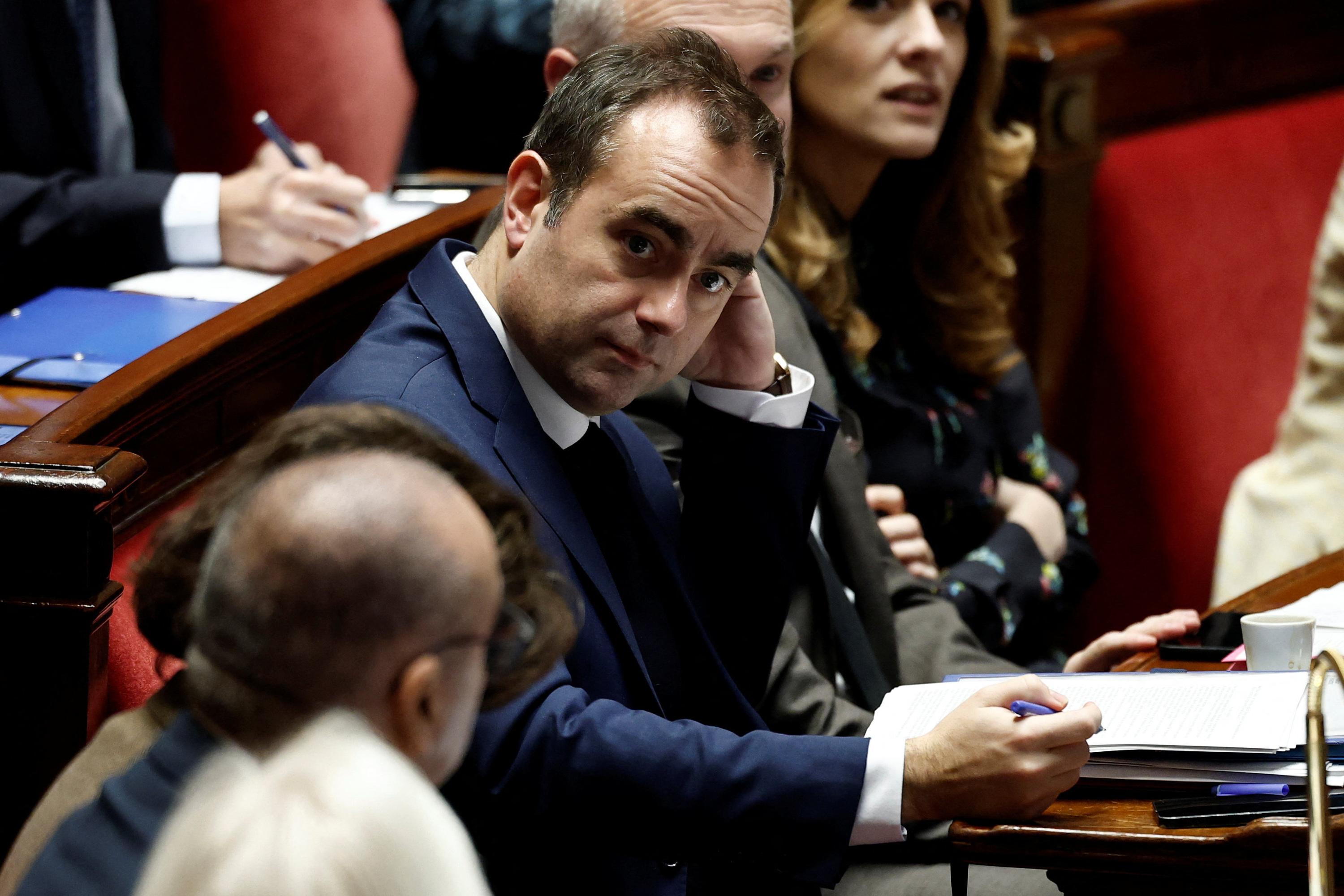 EN DIRECT - Budget 2026 : Sébastien Lecornu reporte ses consultations pour se consacrer aux débats parlementaires