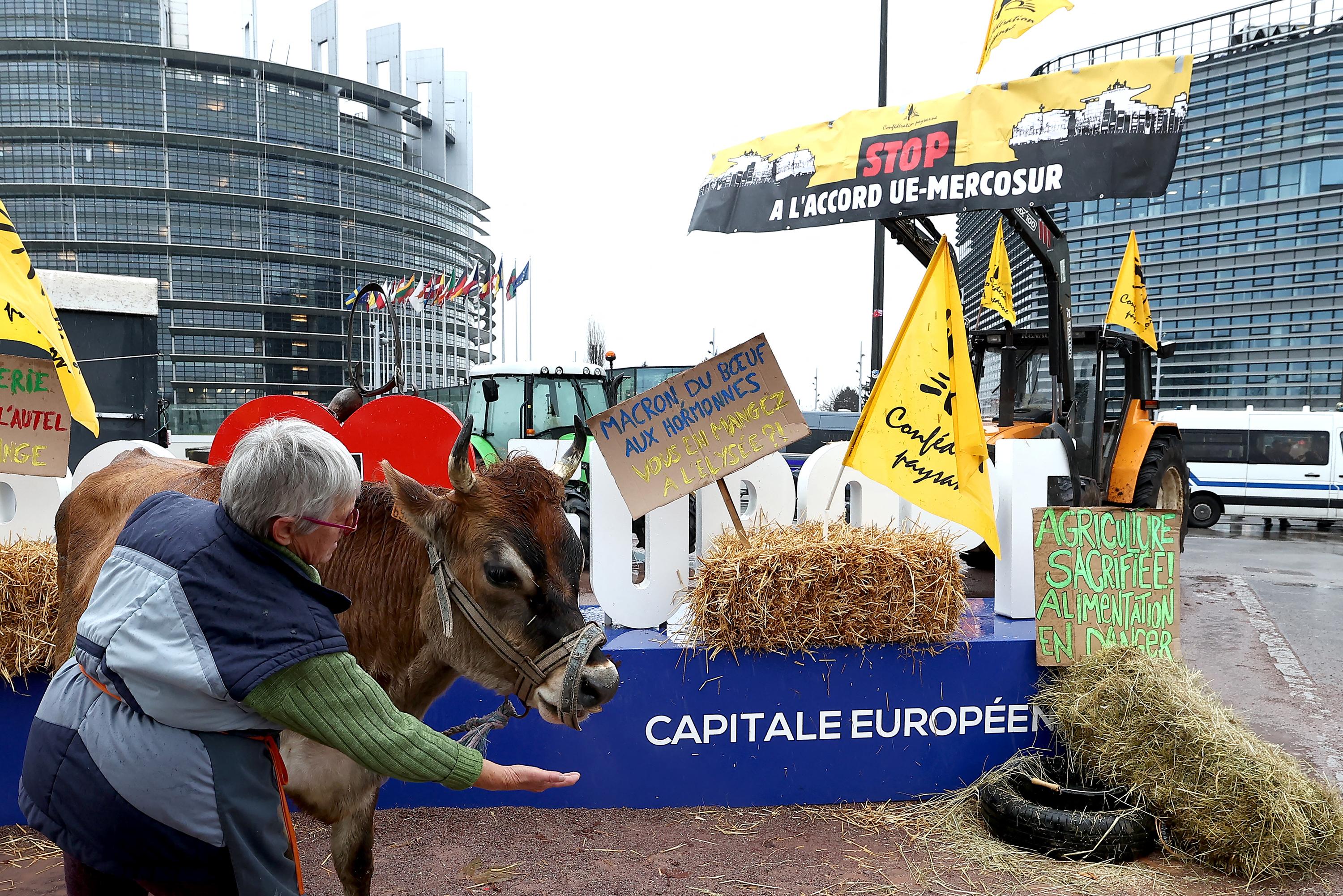 Rinvio dell’accordo UE‑Mercosur: Macron sfrutta la pausa per placare le proteste agricole
