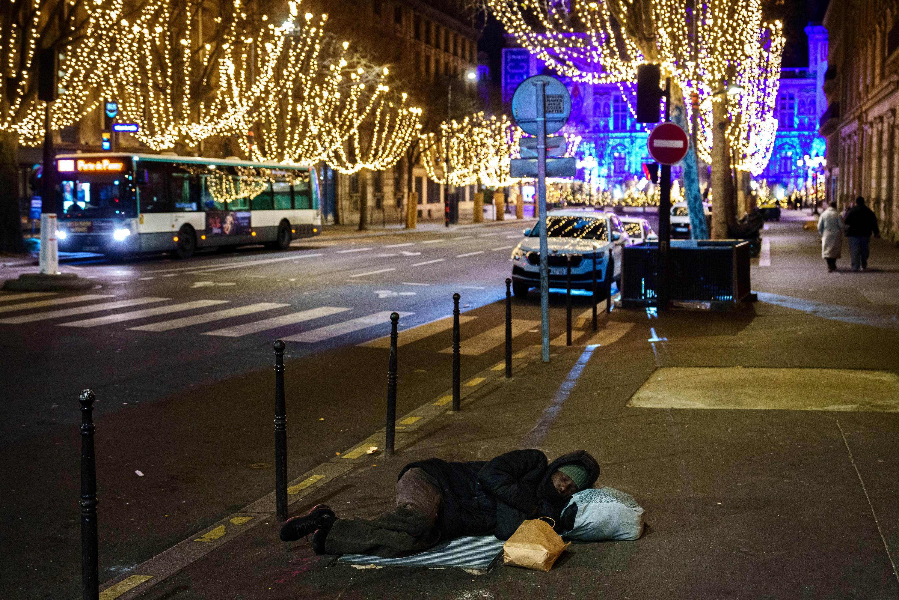 Grand Froid Plan Activated in Paris and Île-de-France to Protect Homeless Amid Freezing Temperatures